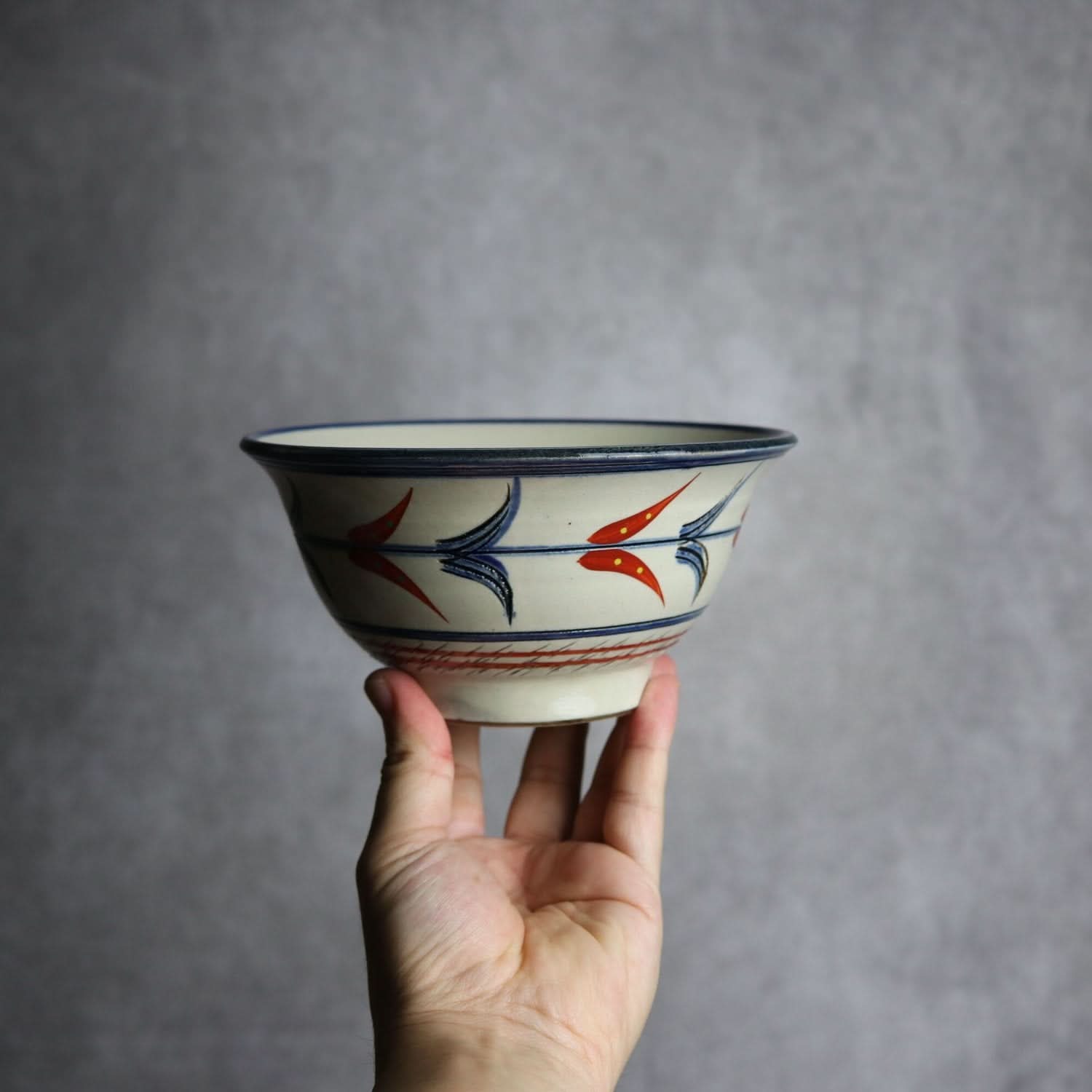 5寸マカイ 赤絵ブーゲンビレア やちむん 陶器 陶眞窯 やちむん 陶器.