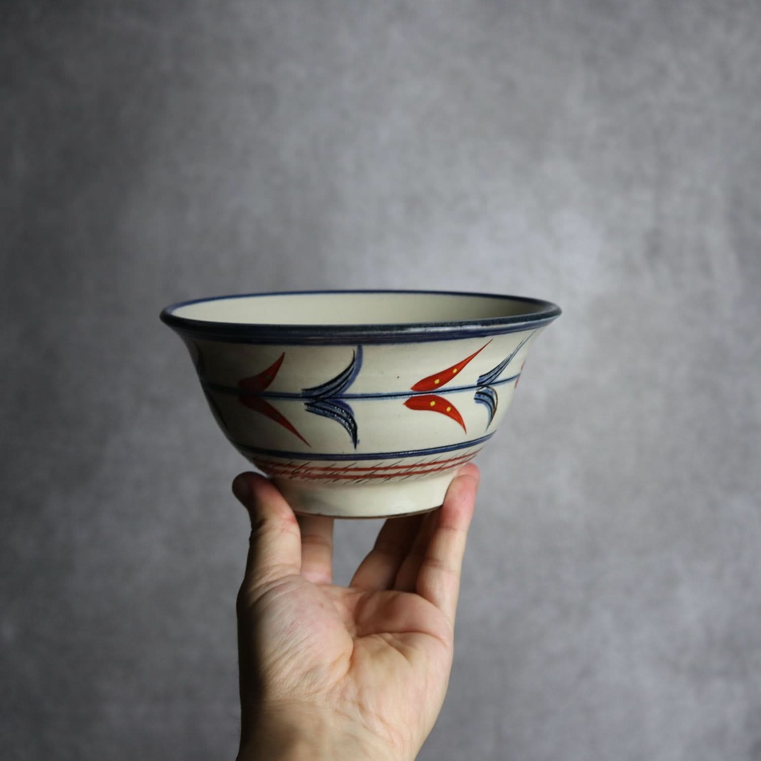 5寸マカイ 赤絵ブーゲンビレア やちむん 陶器 陶眞窯 やちむん 陶器.