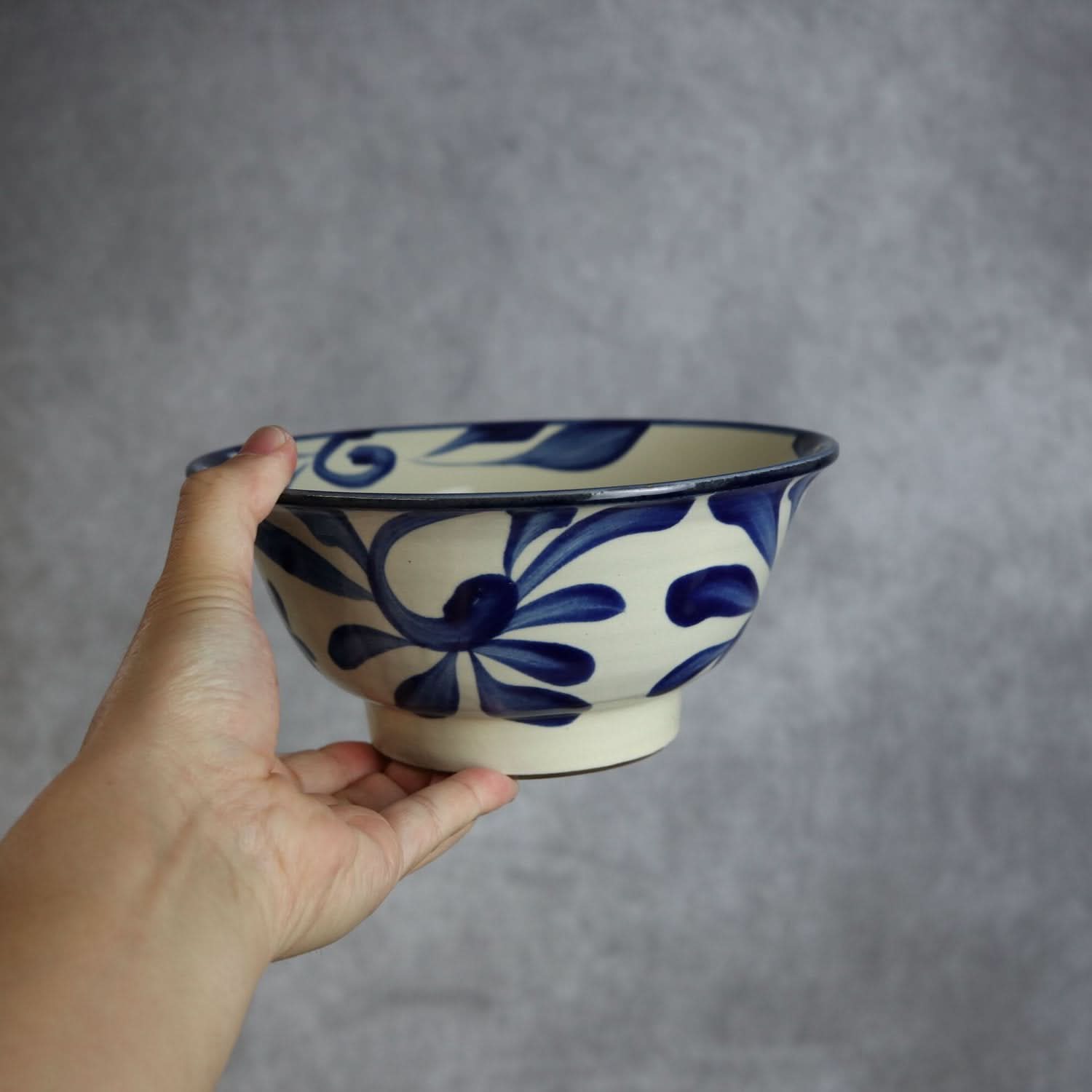 6寸マカイ コバルト唐草 やちむん 陶器 陶眞窯 やちむん 陶器.