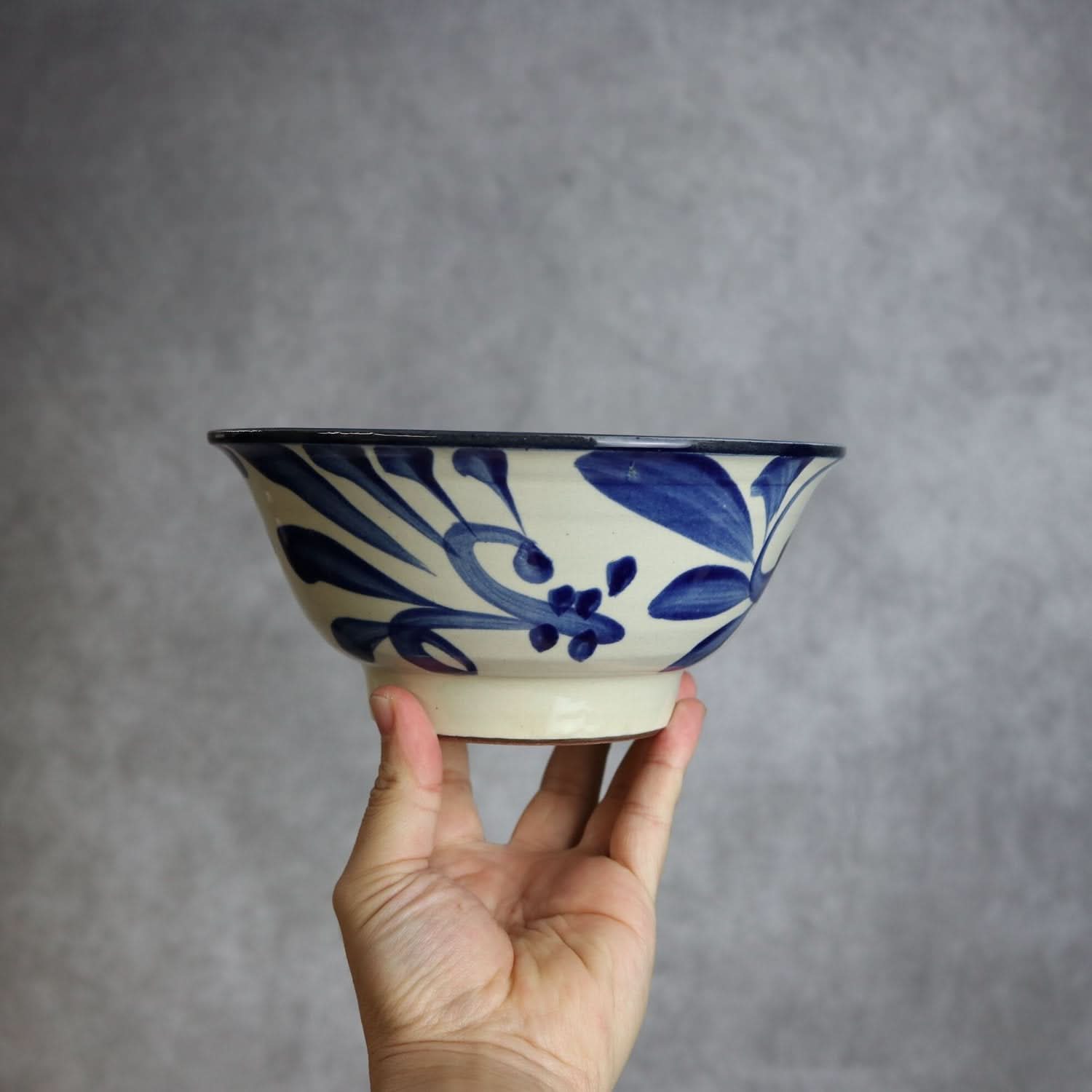 6寸マカイ コバルト唐草 やちむん 陶器 陶眞窯 やちむん 陶器.