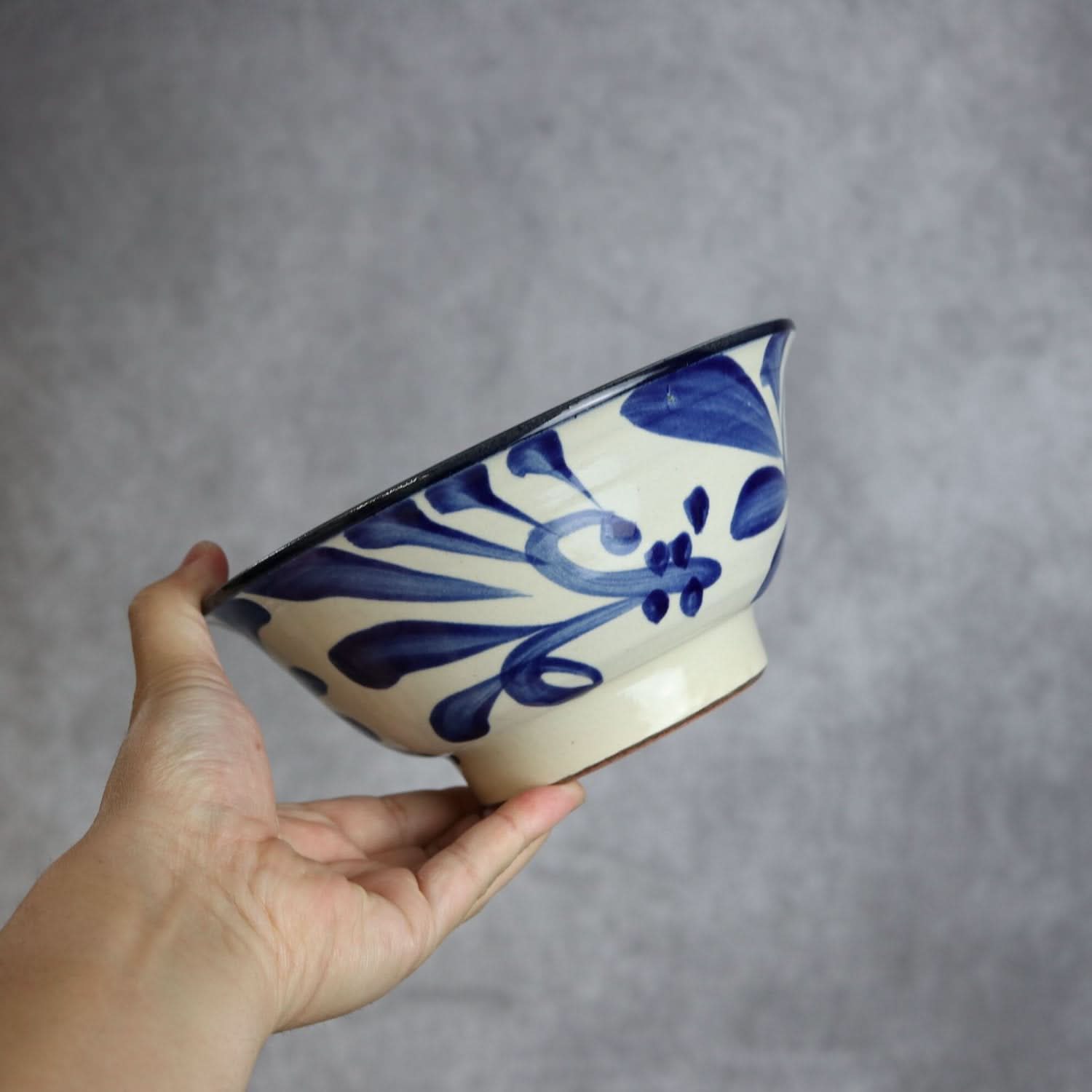 6寸マカイ コバルト唐草 やちむん 陶器 陶眞窯 やちむん 陶器.