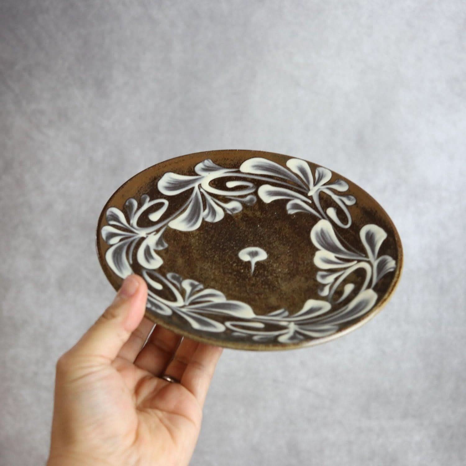 6寸皿 白いっちん やちむん 陶器 陶眞窯 やちむん 陶器.