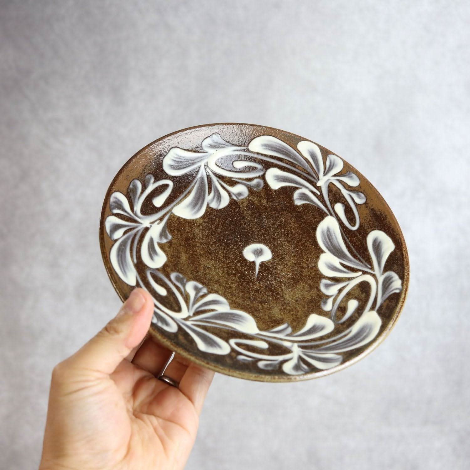 6寸皿 白いっちん やちむん 陶器 陶眞窯 やちむん 陶器.