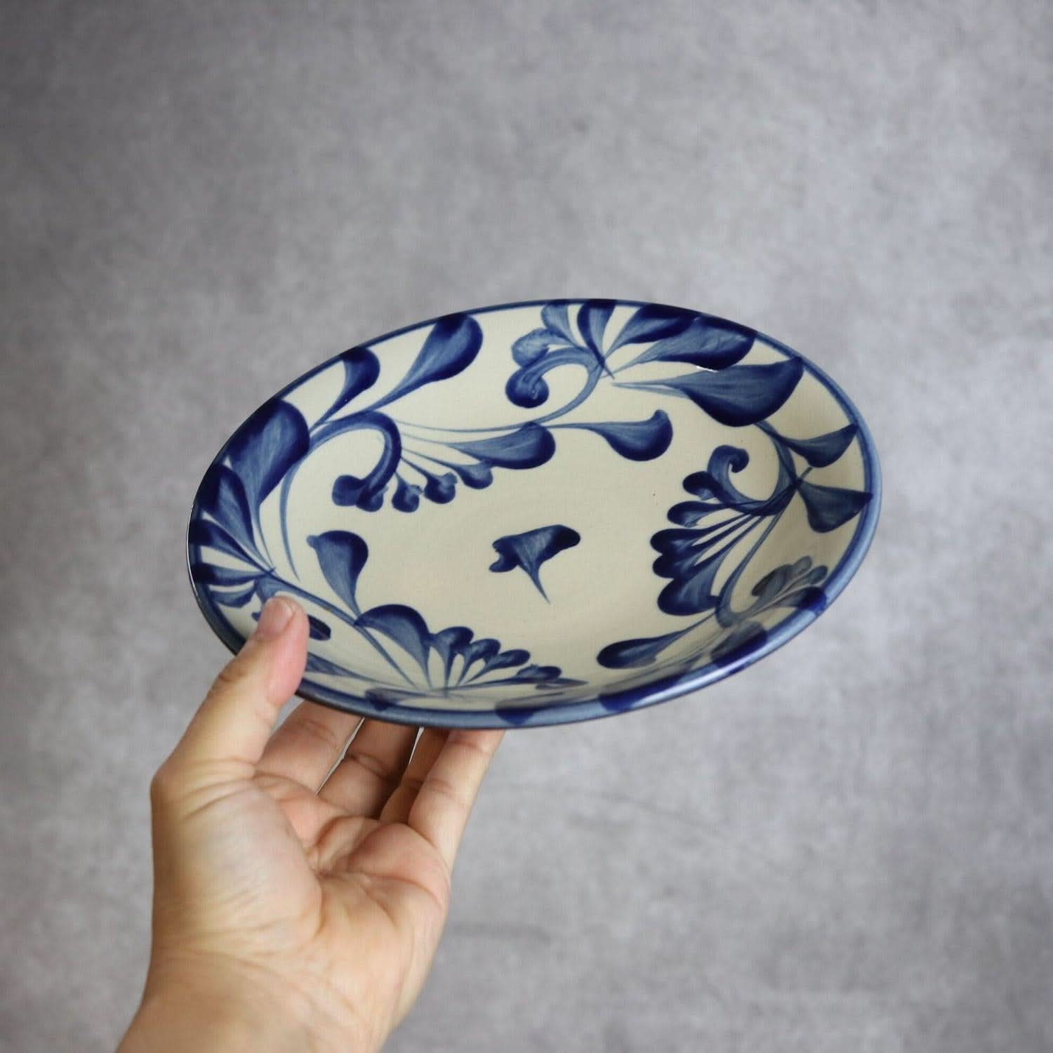 7寸皿 コバルト唐草 やちむん 陶器 陶眞窯 やちむん 陶器.