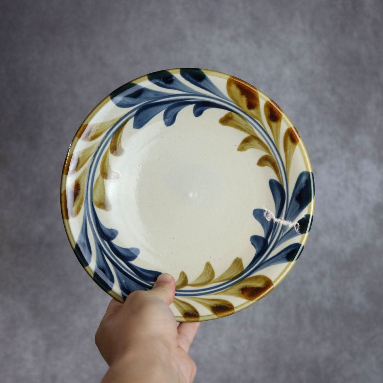 7寸皿 デイゴ唐草 やちむん 陶器 陶眞窯 やちむん 陶器.