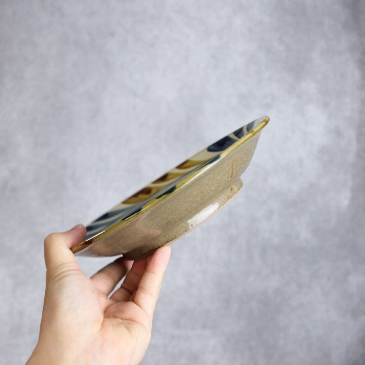 7寸皿 デイゴ唐草 やちむん 陶器 陶眞窯 やちむん 陶器.