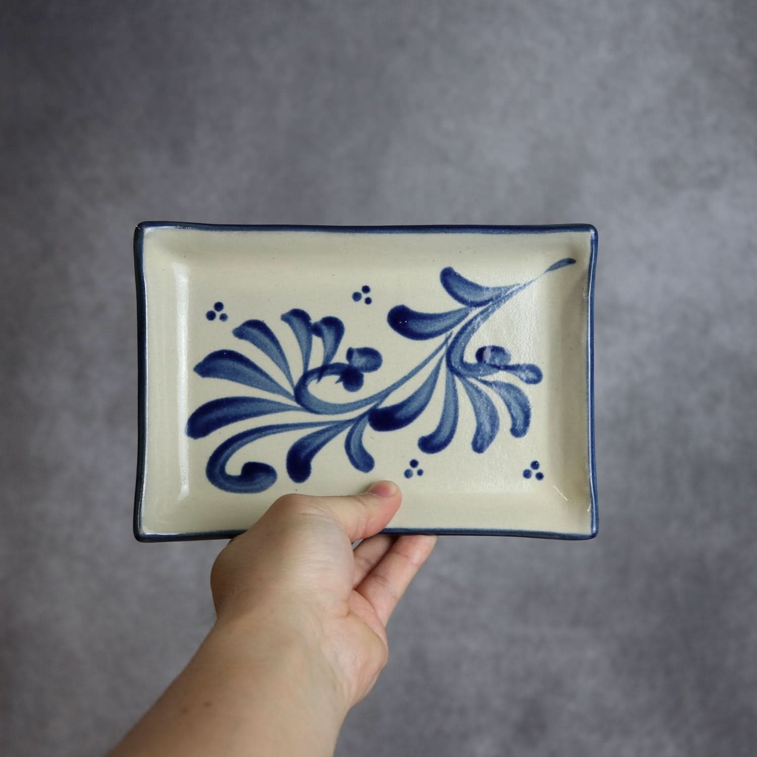 長角皿 13×20 コバルト唐草 やちむん 陶器 陶眞窯 やちむん 陶器.