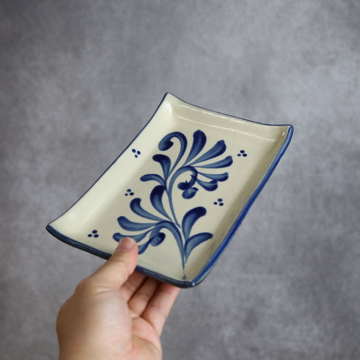 長角皿 13×20 コバルト唐草 やちむん 陶器 陶眞窯 やちむん 陶器.