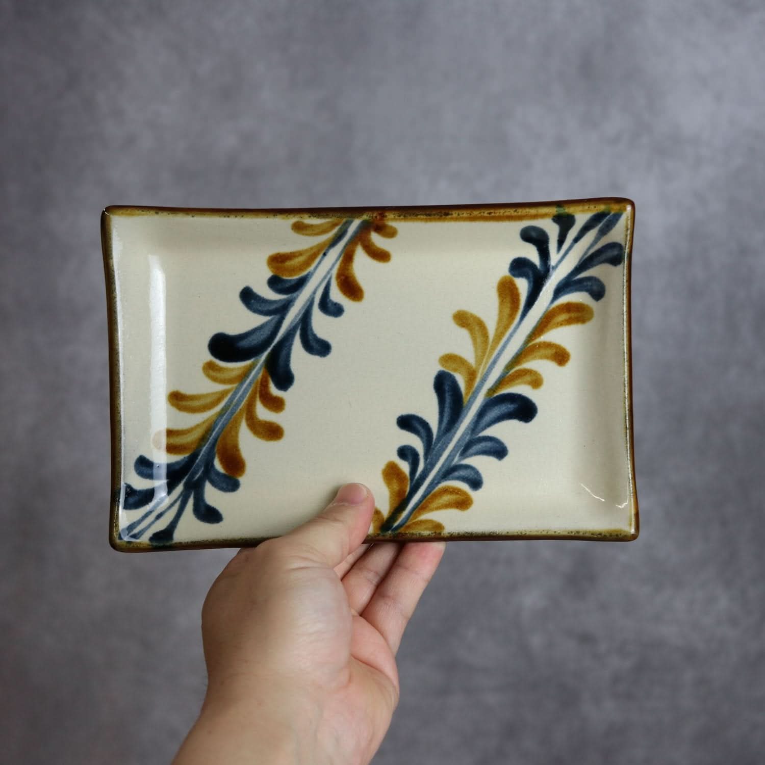 長角皿 13×20 デイゴ唐草 やちむん 陶器 陶眞窯 やちむん 陶器.