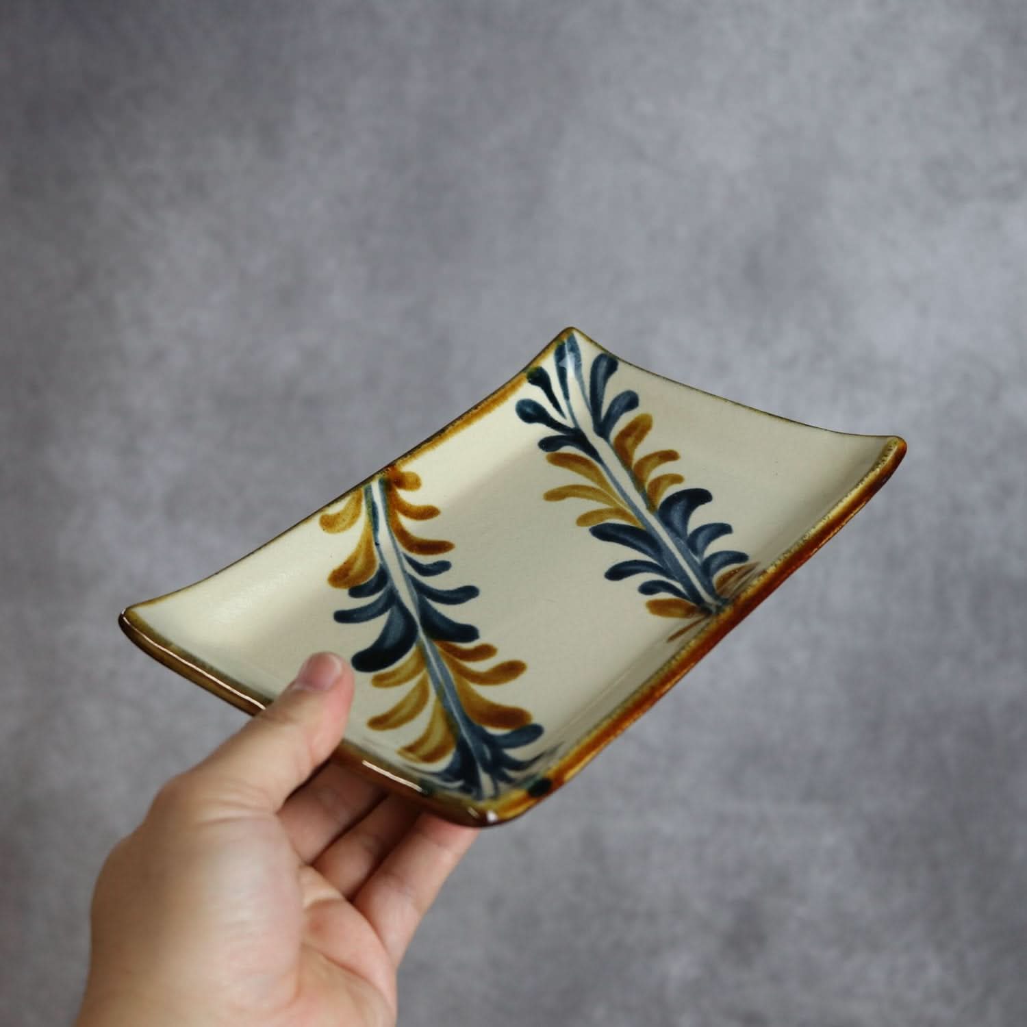 長角皿 13×20 デイゴ唐草 やちむん 陶器 陶眞窯 やちむん 陶器.