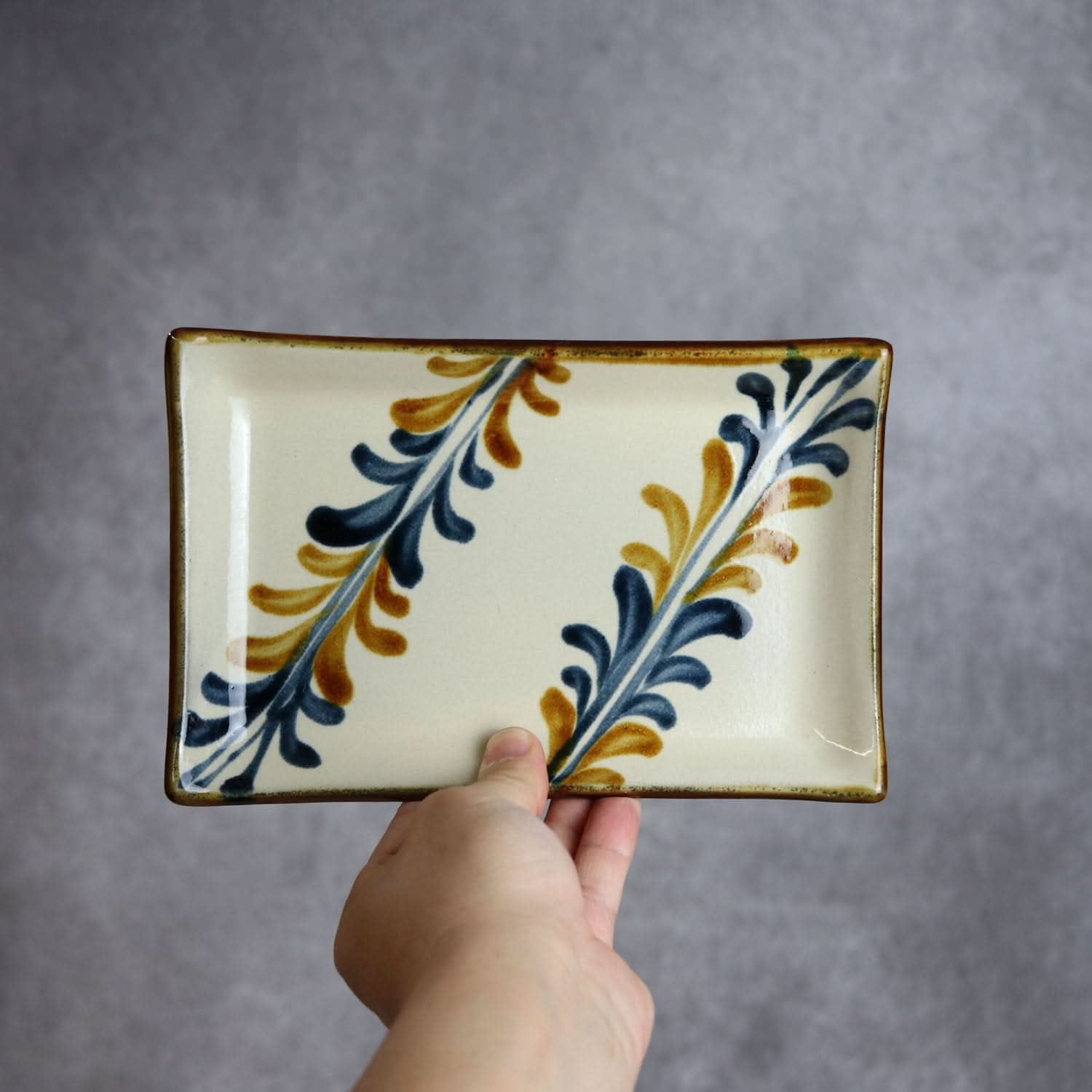 長角皿 13×20 デイゴ唐草 やちむん 陶器 陶眞窯 やちむん 陶器.