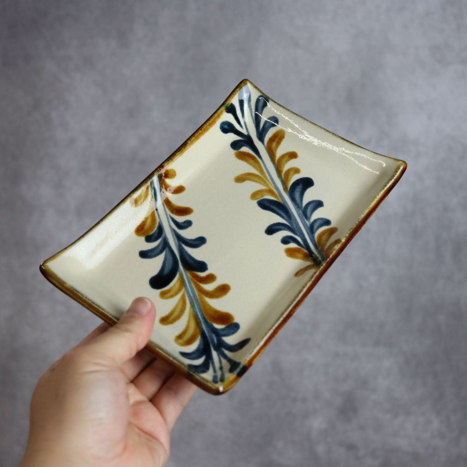 長角皿 13×20 デイゴ唐草 やちむん 陶器 陶眞窯 やちむん 陶器.