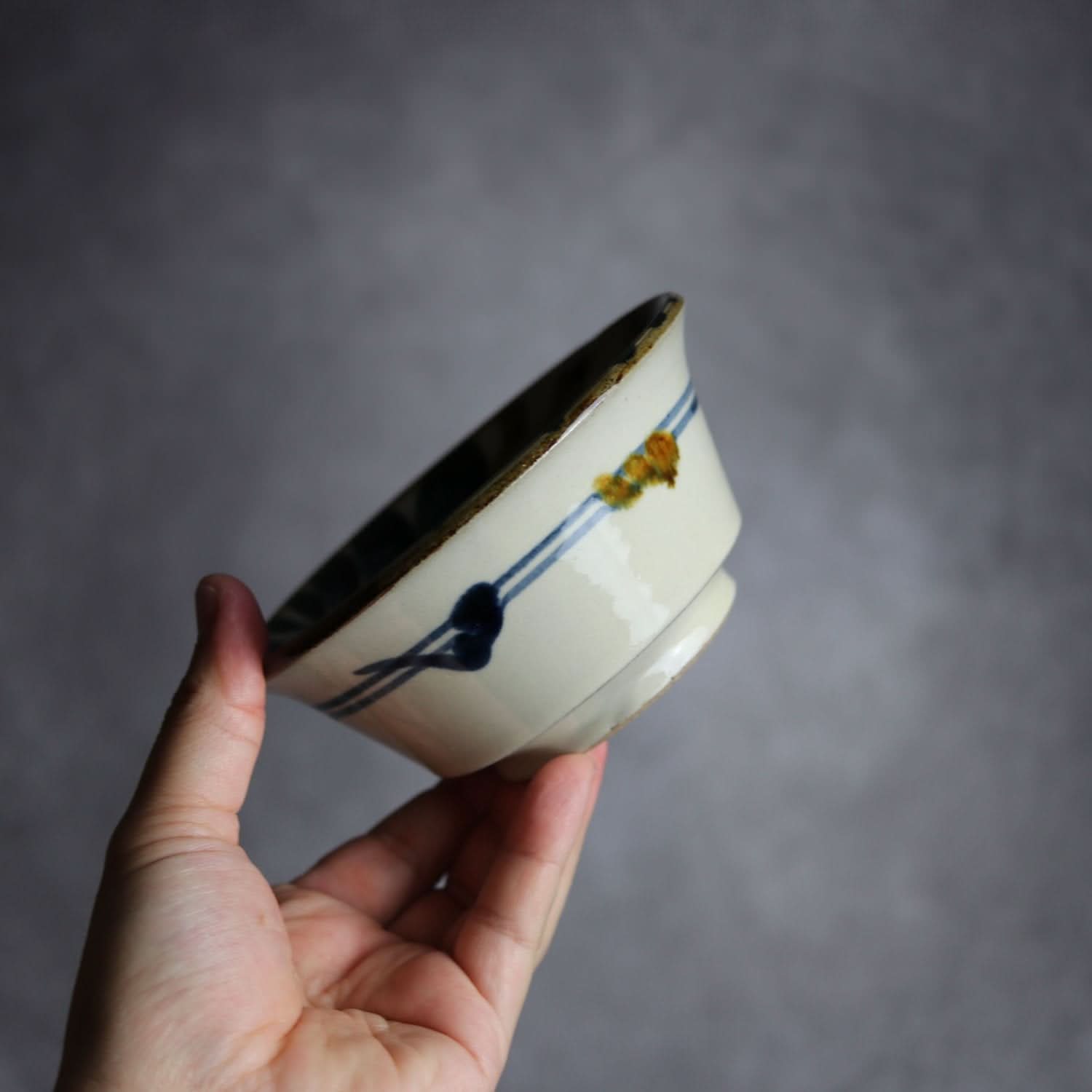 4寸鉢 飴 呉須 唐草 やちむん 陶器 陶眞窯 やちむん 陶器.