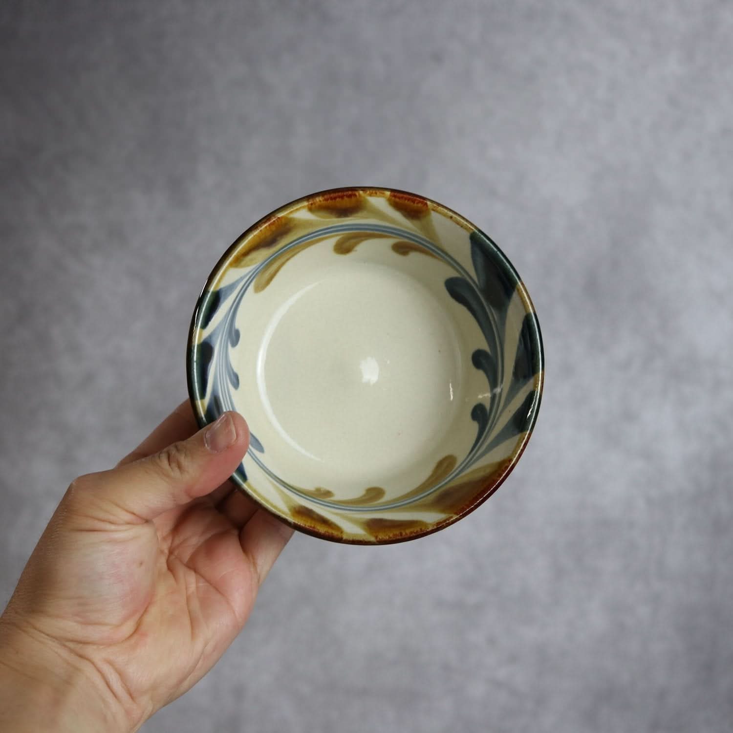 4寸鉢 デイゴ唐草 やちむん 陶器 陶眞窯 やちむん 陶器.