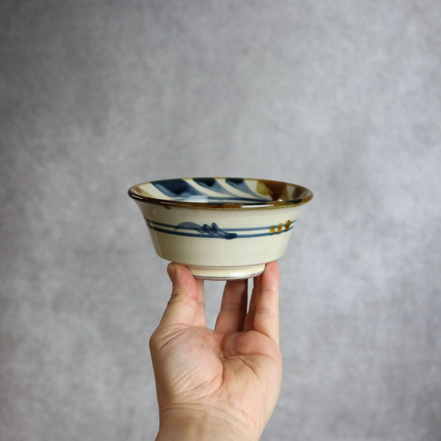 4寸鉢 デイゴ唐草 やちむん 陶器 陶眞窯 やちむん 陶器.