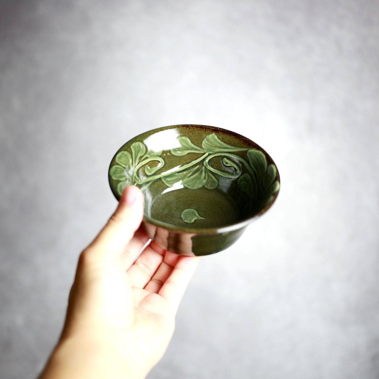 呉須白いっちん唐草 4寸鉢