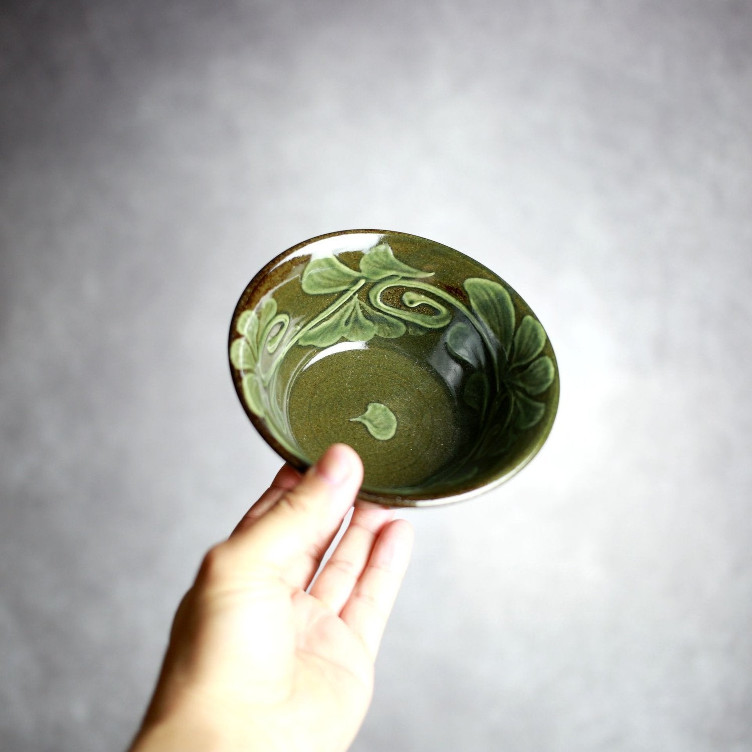 呉須白いっちん唐草 4寸鉢