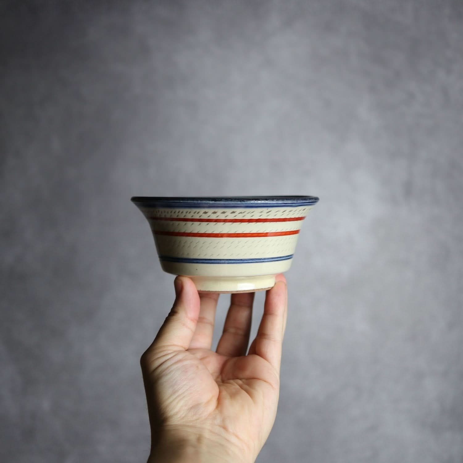 4寸鉢 赤絵ブーゲンビレア やちむん 陶器 陶眞窯 やちむん 陶器.