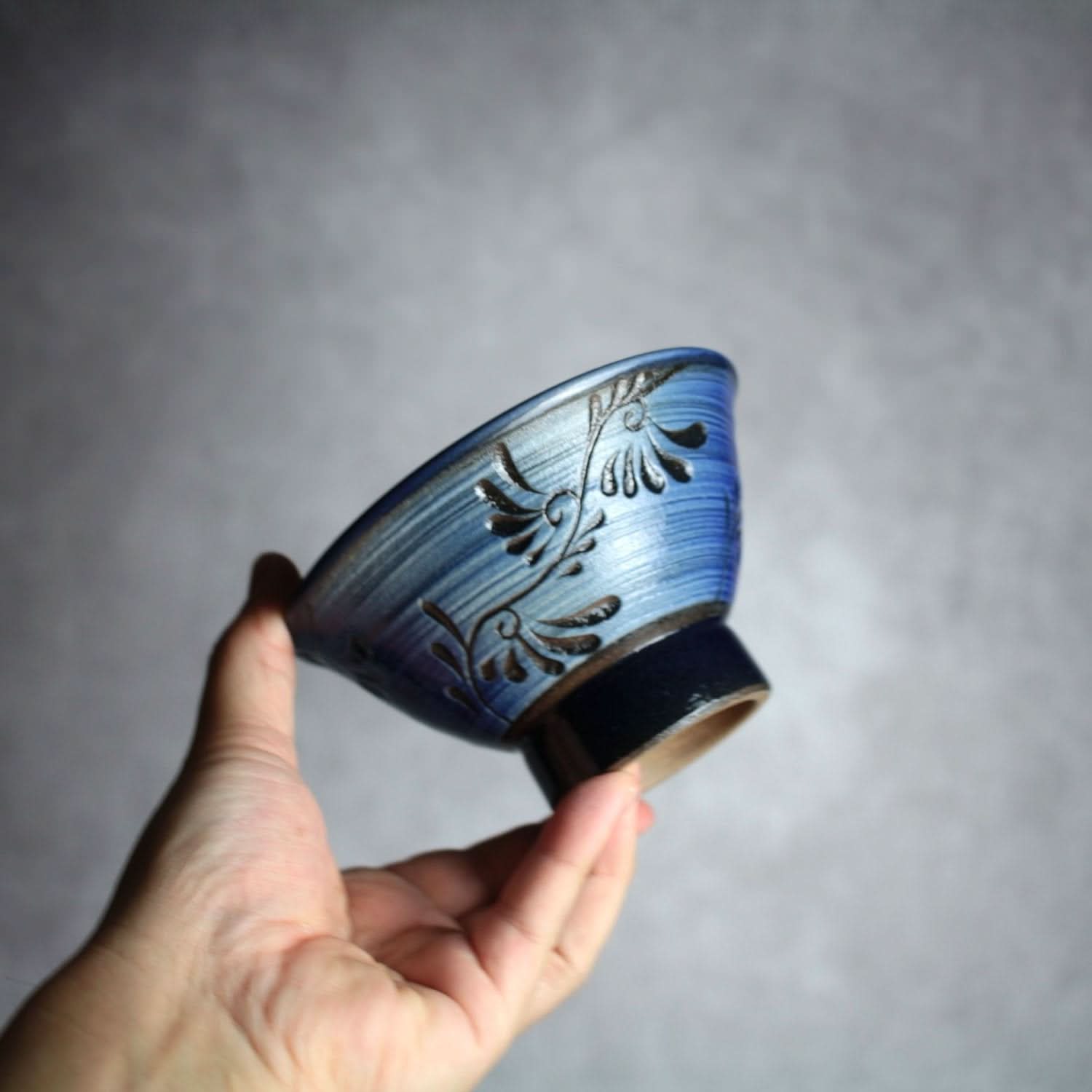 4寸マカイ 青刷毛目 線彫唐草 やちむん 陶器 幸陶器 やちむん 陶器.