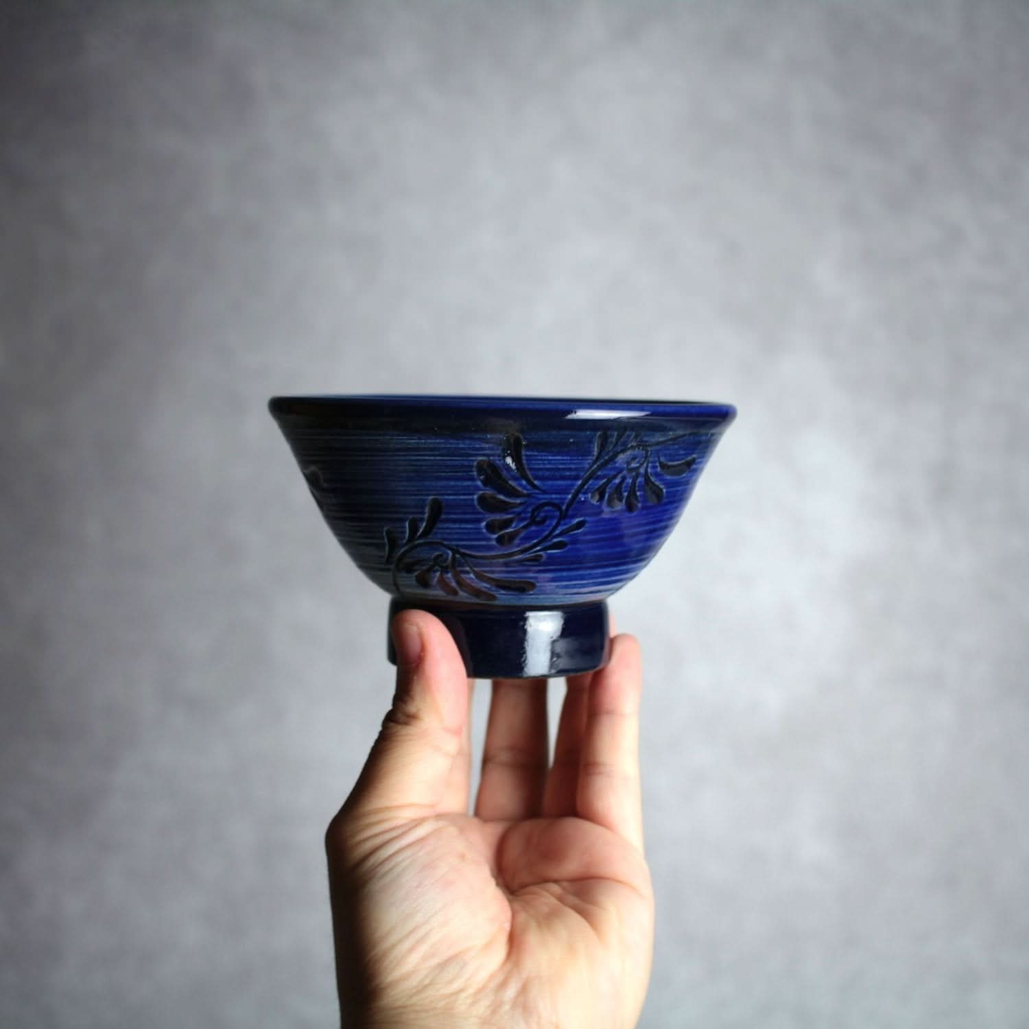 4寸マカイ 青刷毛目 線彫唐草 やちむん 陶器 幸陶器 やちむん 陶器.