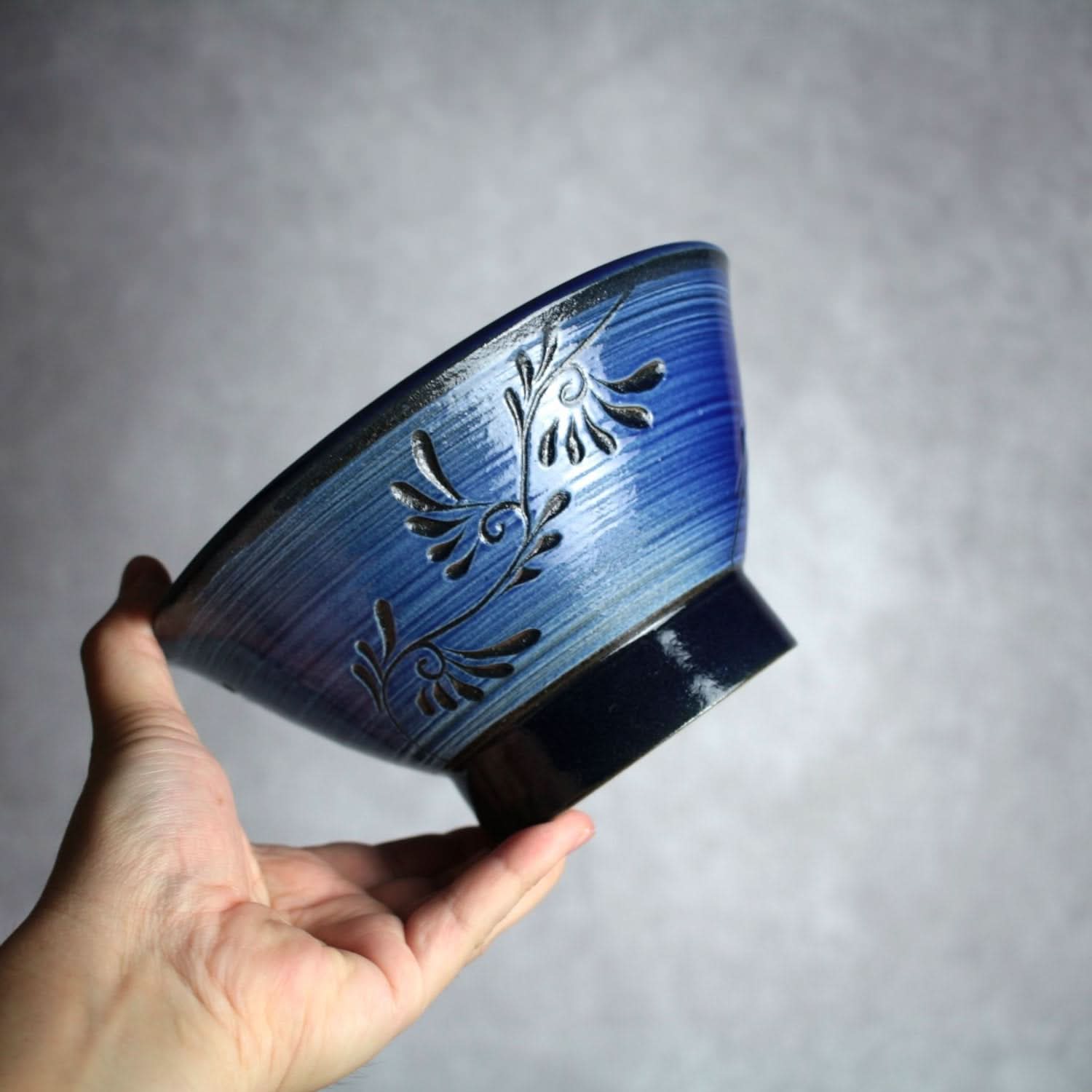 6寸マカイ 青刷毛目 線彫唐草 やちむん 陶器 幸陶器 やちむん 陶器.