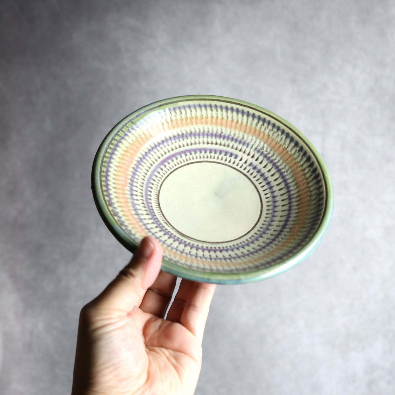 5寸皿 サンゴ 飛鉋 輪紋 やちむん 陶器 幸陶器 やちむん 陶器.