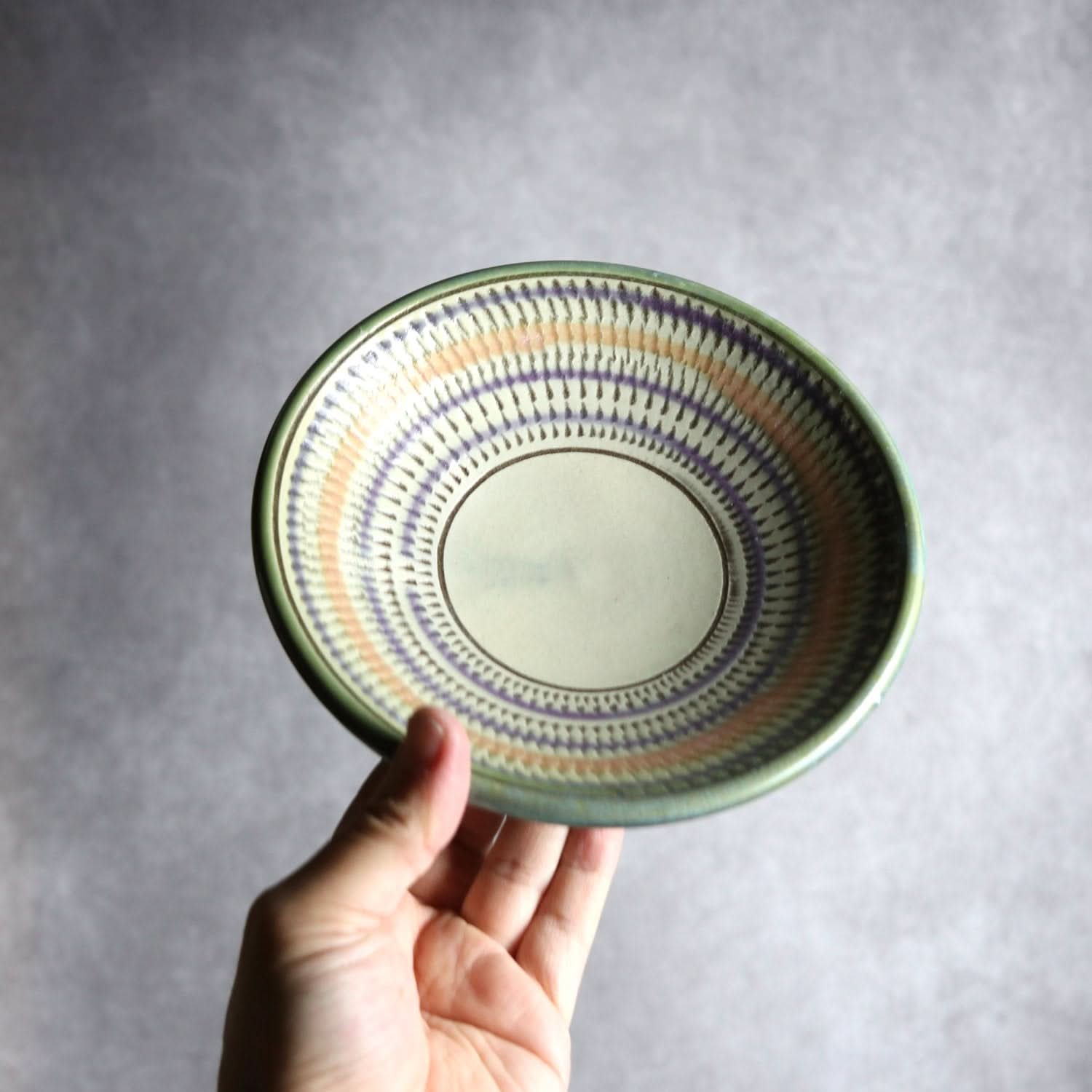 5寸皿 サンゴ 飛鉋 輪紋 やちむん 陶器 幸陶器 やちむん 陶器.