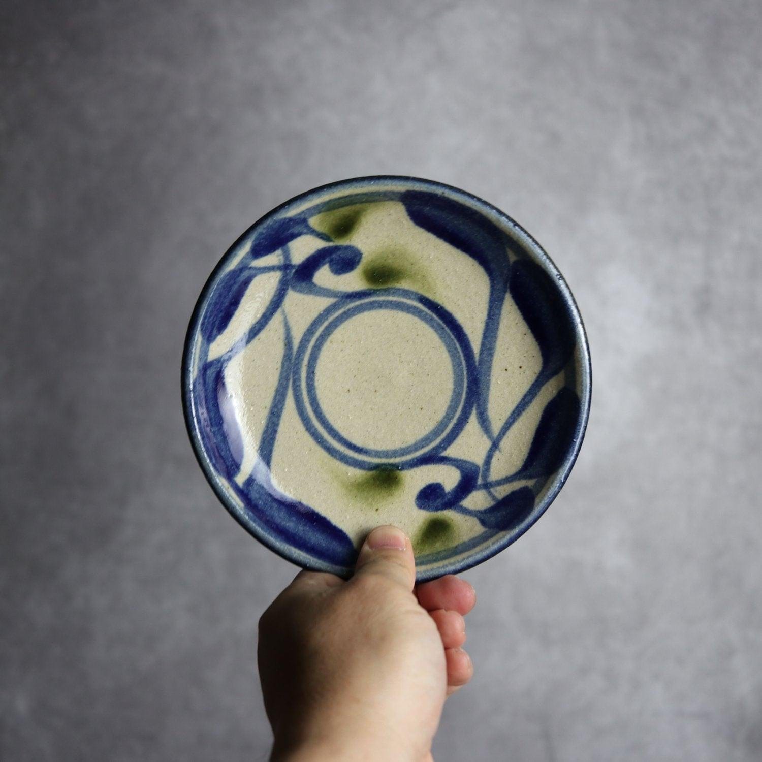 5寸皿 青 緑 唐草模様 やちむん 陶器 陶芸こまがた やちむん 陶器.