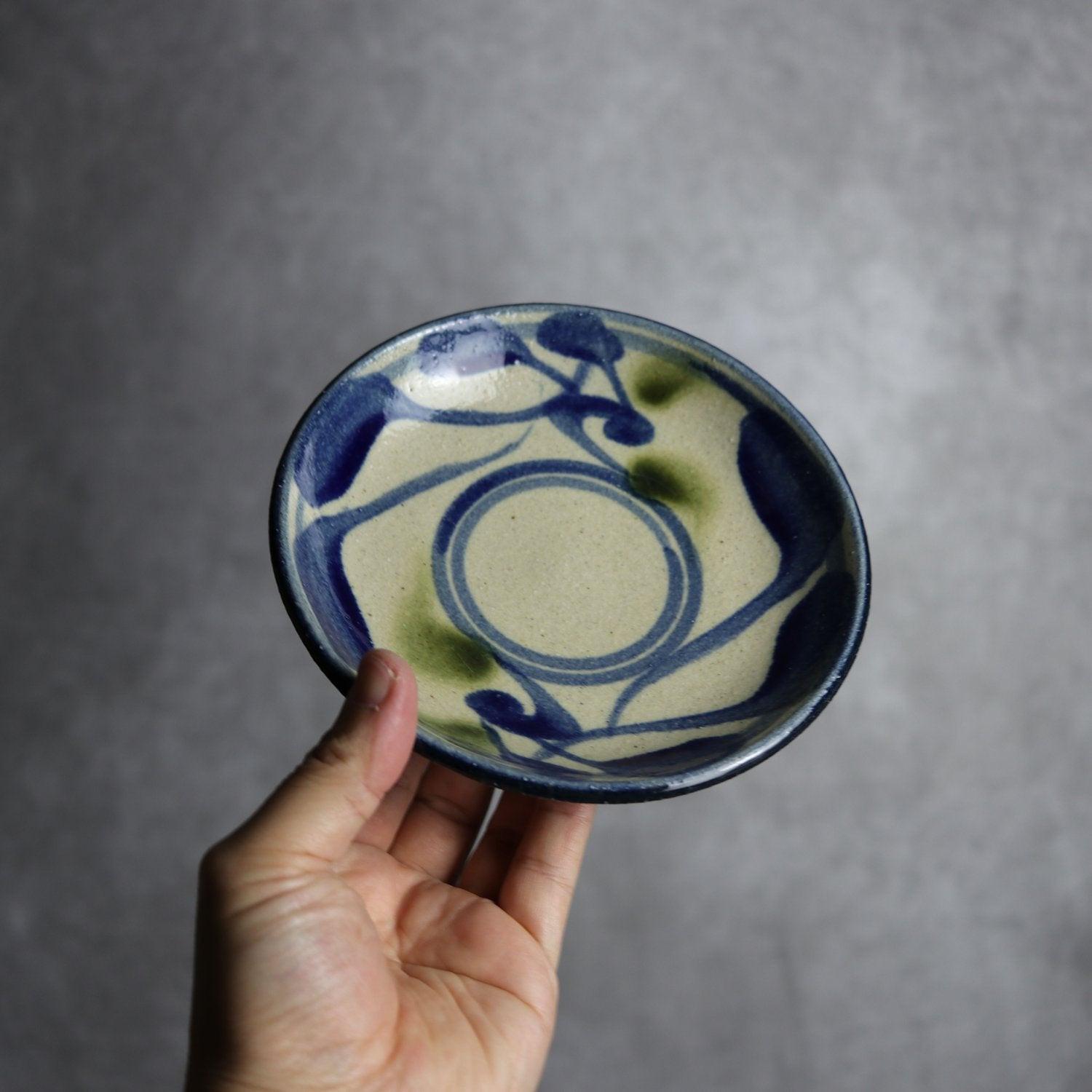 5寸皿 青 緑 唐草模様 やちむん 陶器 陶芸こまがた やちむん 陶器.