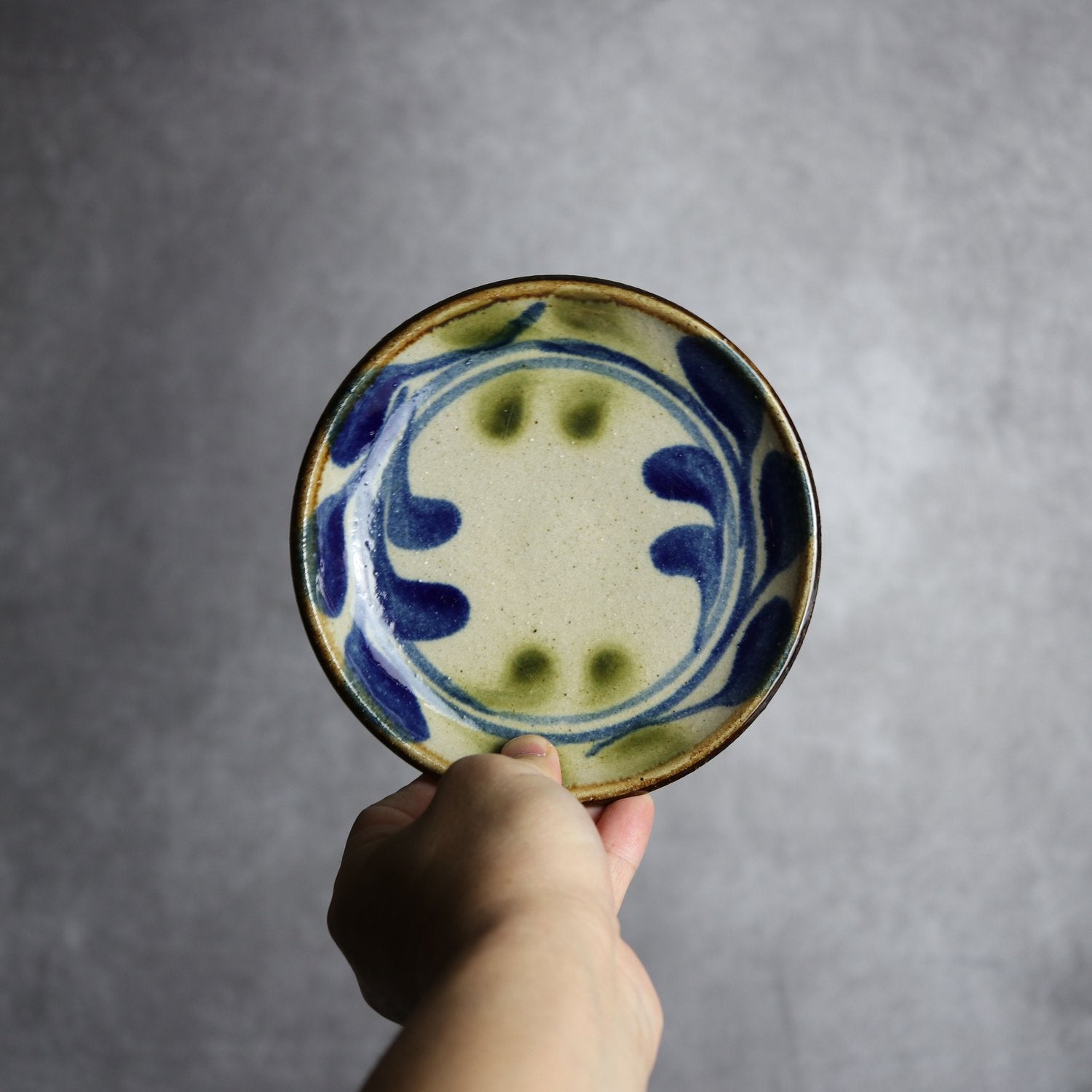 呉須・緑釉デイゴ5寸皿
