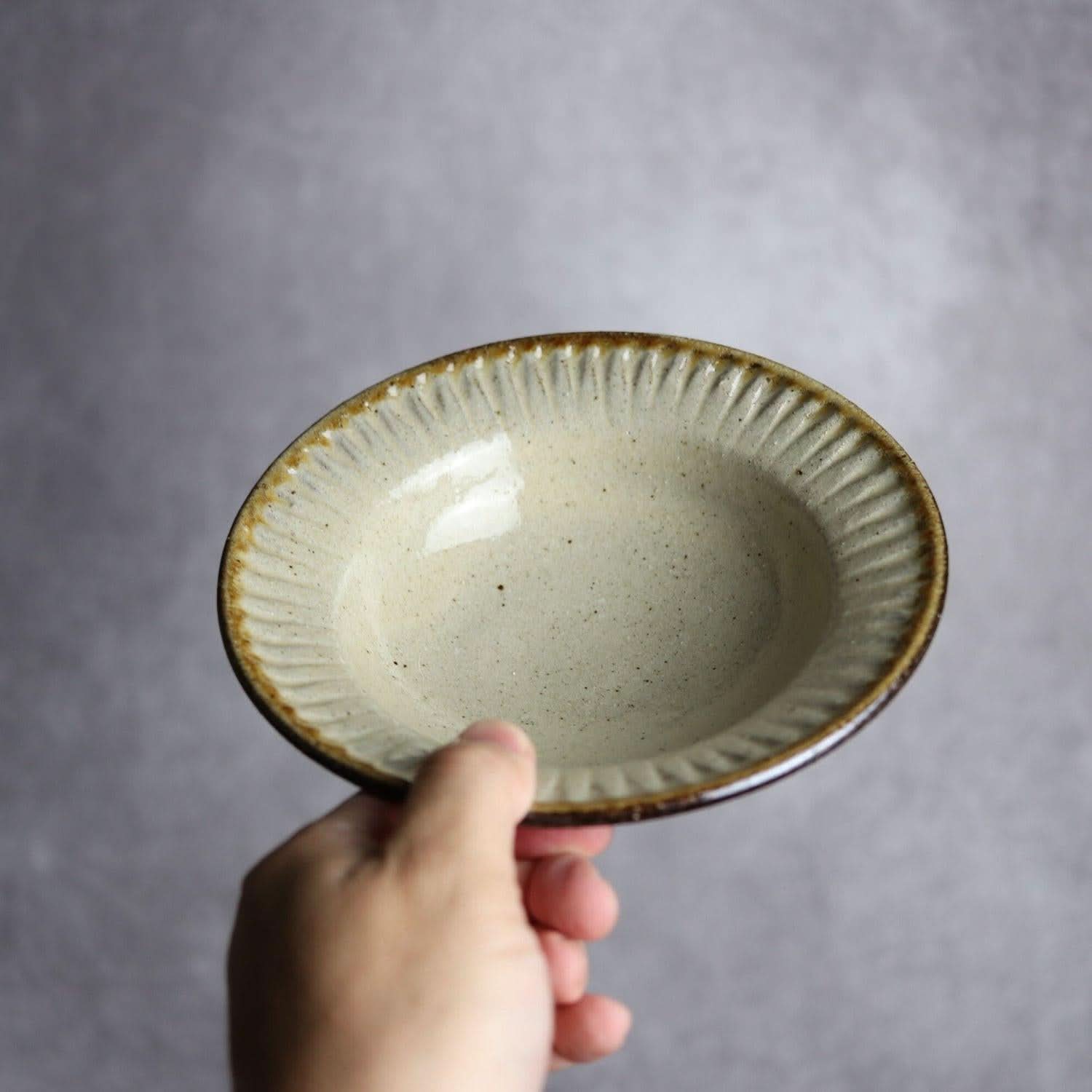 5.5寸リム鉢 シノギ 白 ストライプ やちむん 陶器 陶芸こまがた やちむん 陶器.