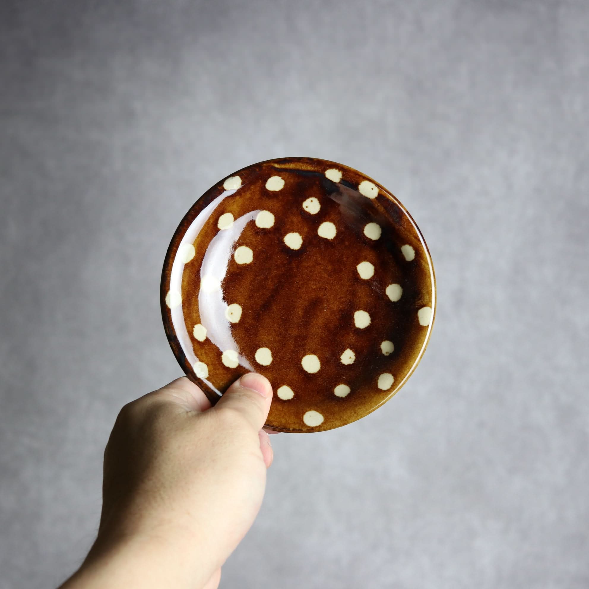 4寸皿 飴釉 蝋抜 点打 やちむん 陶器 真南風工房 やちむん 陶器.