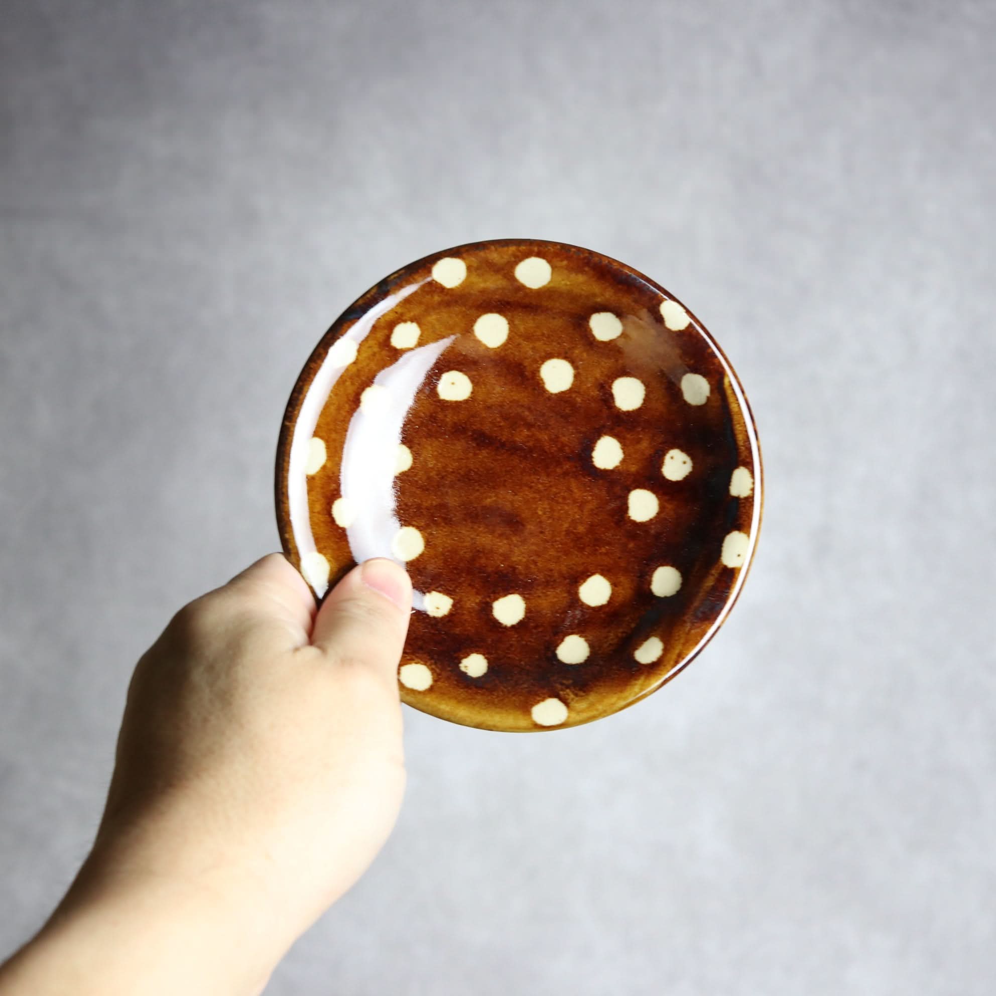 4寸皿 飴釉 蝋抜 点打 やちむん 陶器 真南風工房 やちむん 陶器.