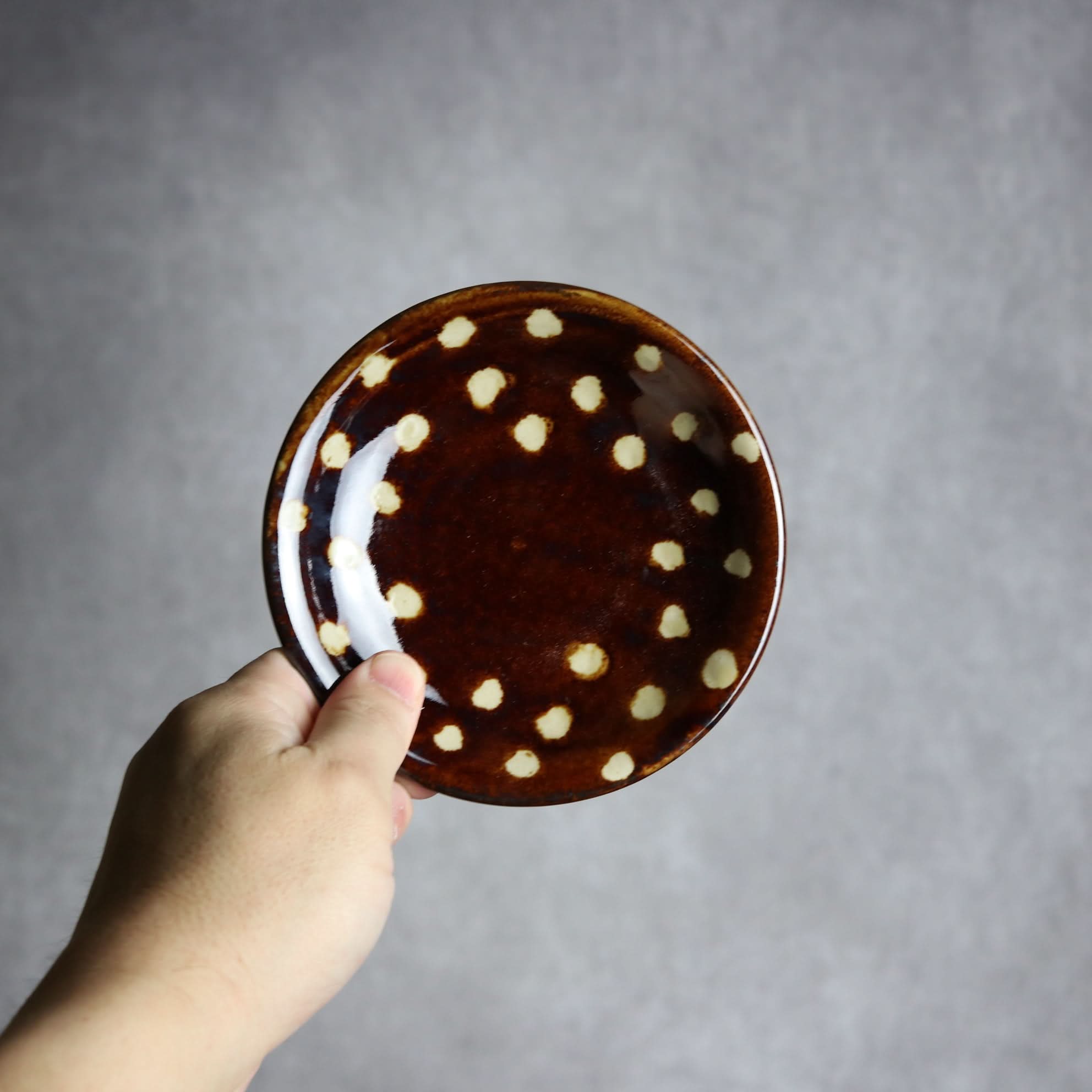 4寸皿 飴釉 蝋抜 点打 やちむん 陶器 真南風工房 やちむん 陶器.
