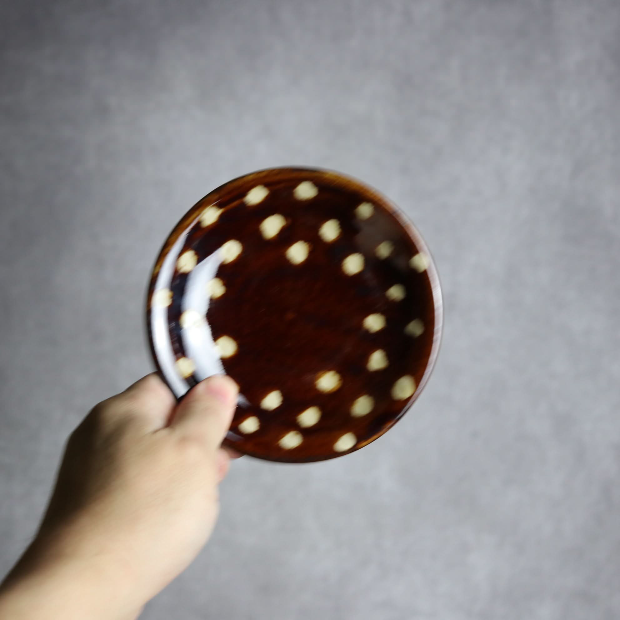 4寸皿 飴釉 蝋抜 点打 やちむん 陶器 真南風工房 やちむん 陶器.