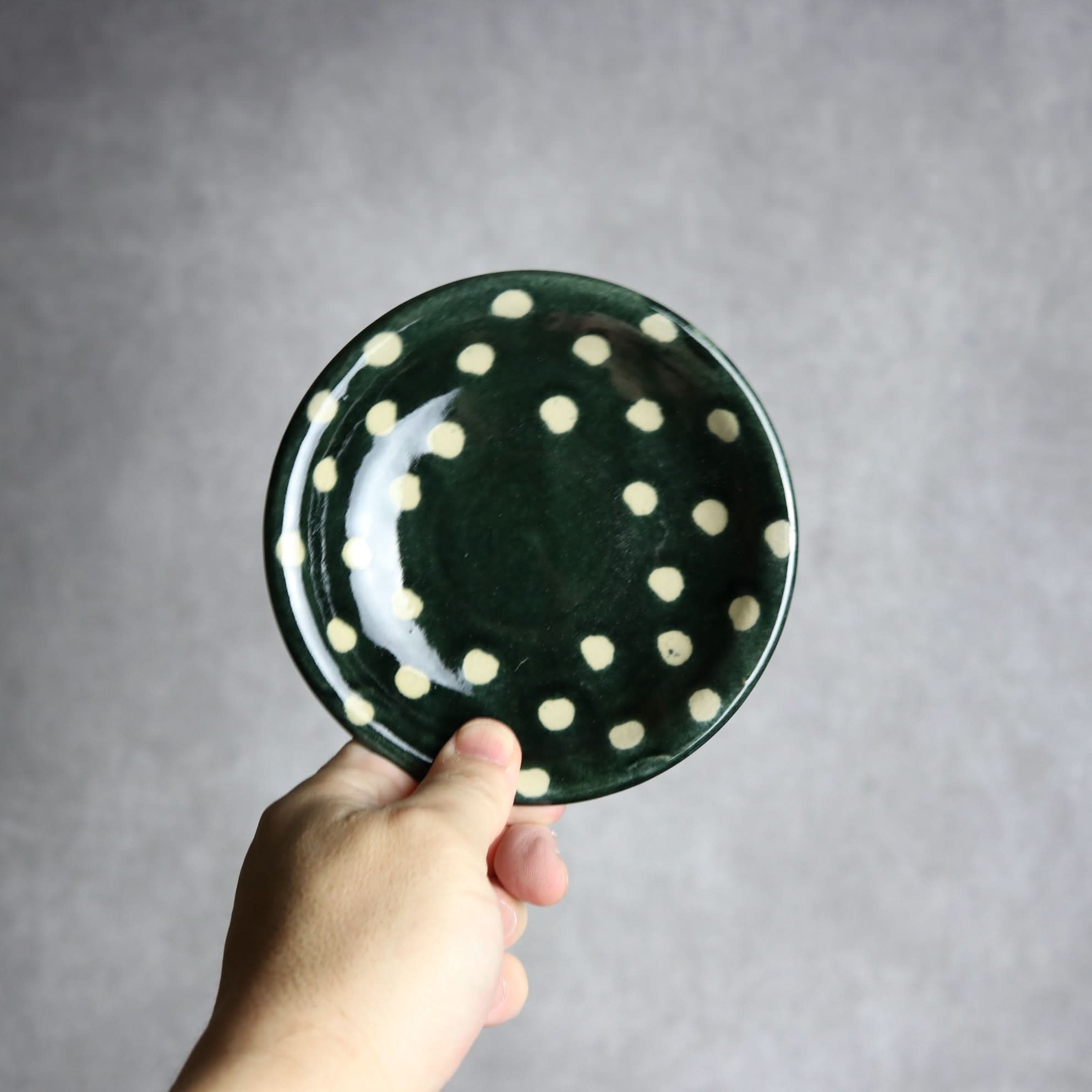 4寸皿 呉須釉 蝋抜 点打 やちむん 陶器 真南風工房 やちむん 陶器.