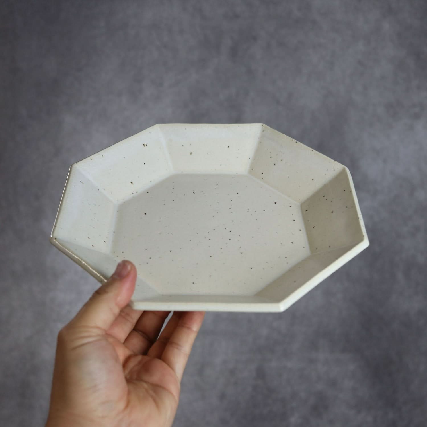 オクタゴンプレート 白 やちむん 陶器 陶factory509 やちむん 陶器.