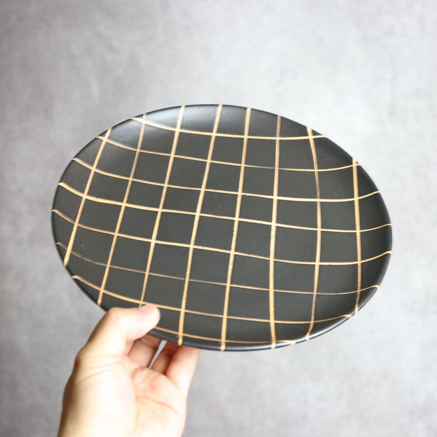 モノクロ皿 大 チェック柄 やちむん 陶器 陶factory509 やちむん 陶器.