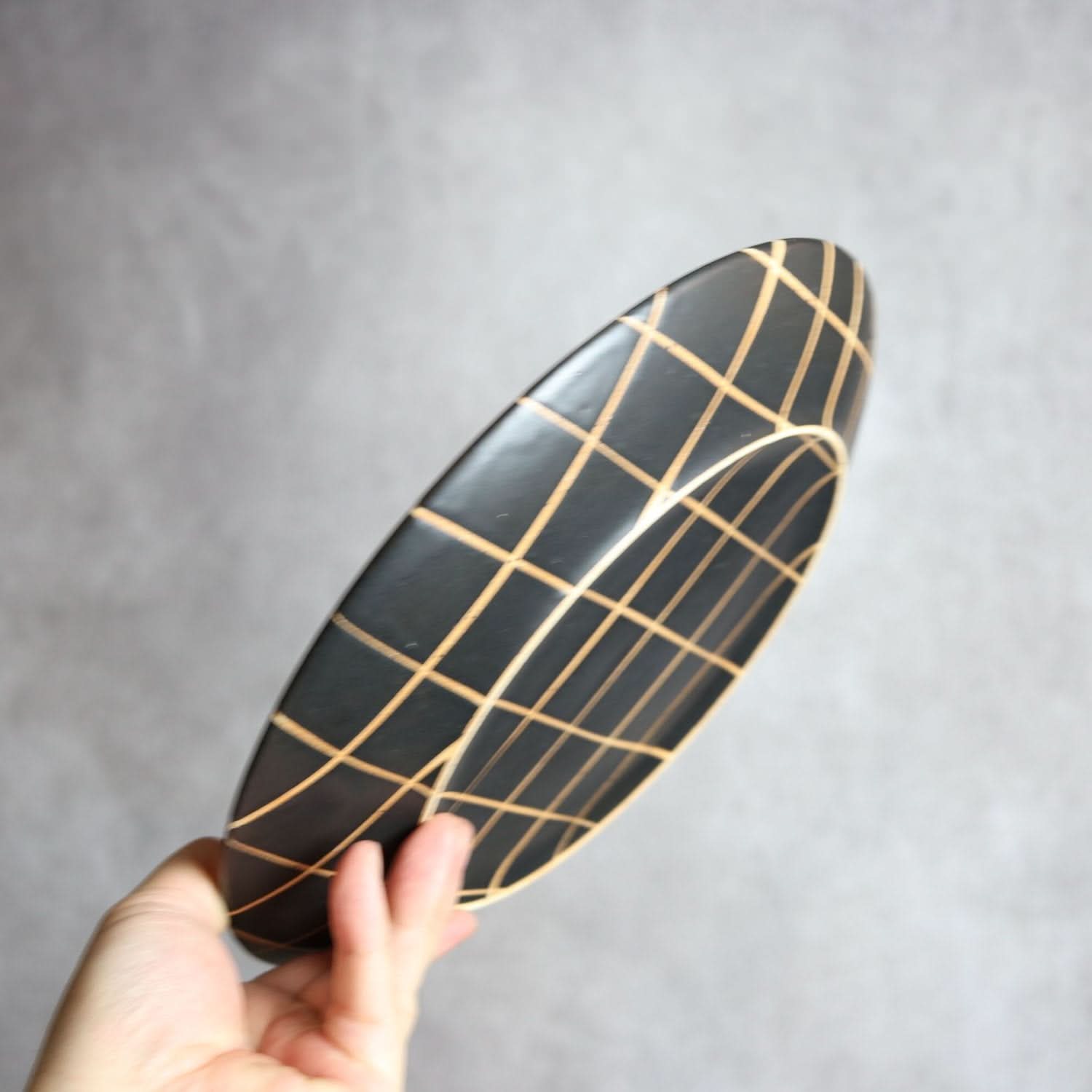 モノクロ皿 大 チェック柄 やちむん 陶器 陶factory509 やちむん 陶器.