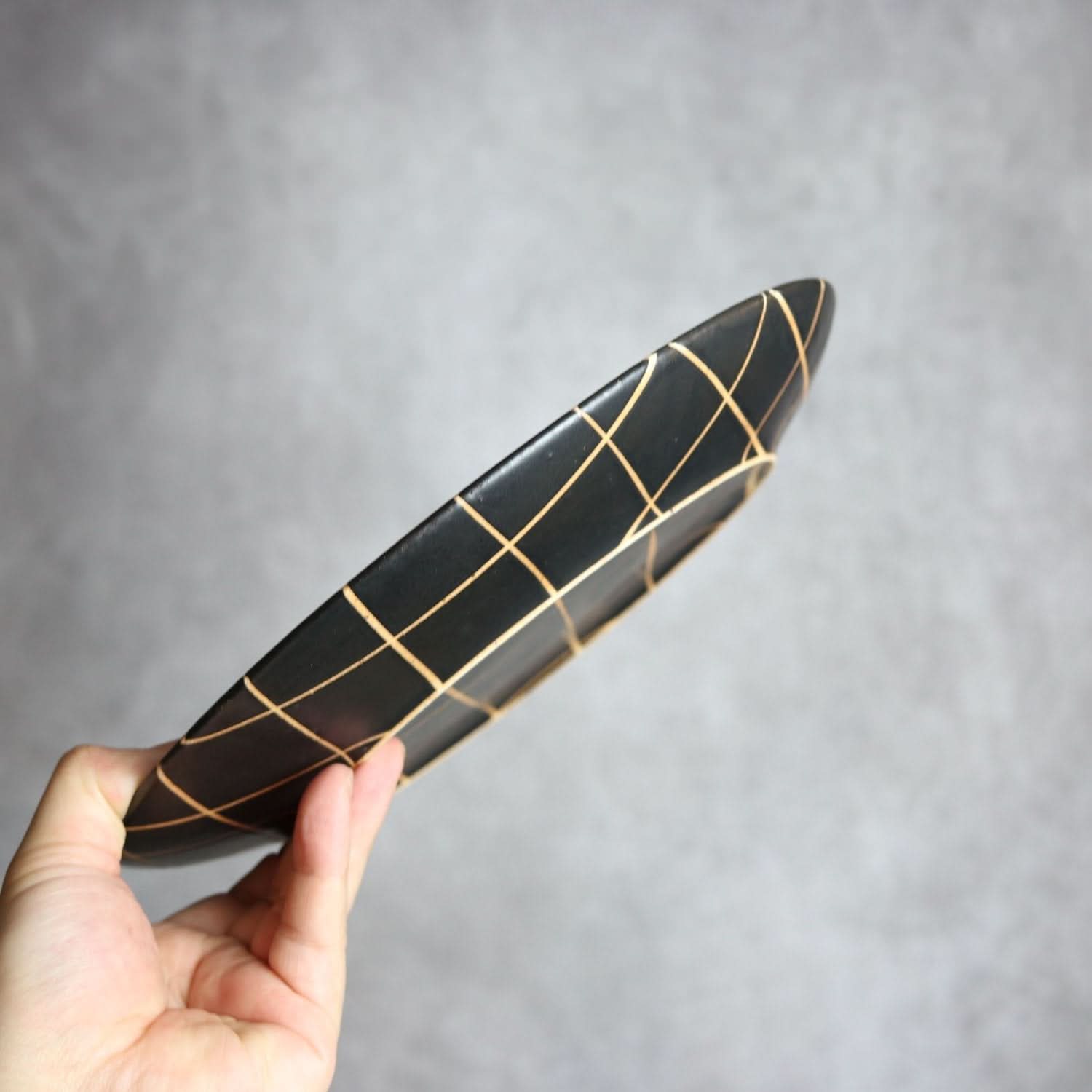 モノクロ皿 大 チェック柄 やちむん 陶器 陶factory509 やちむん 陶器.