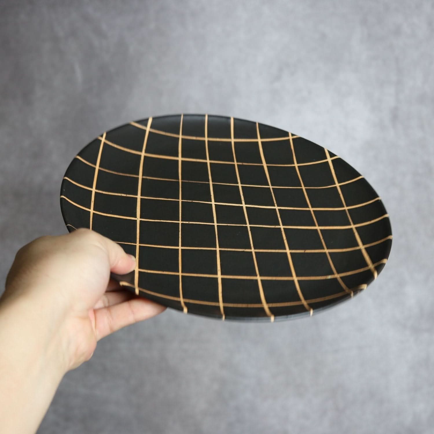 モノクロ皿 大 チェック柄 やちむん 陶器 陶factory509 やちむん 陶器.