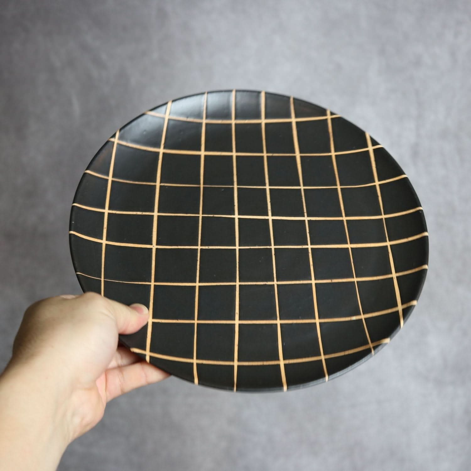 モノクロ皿 大 チェック柄 やちむん 陶器 陶factory509 やちむん 陶器.