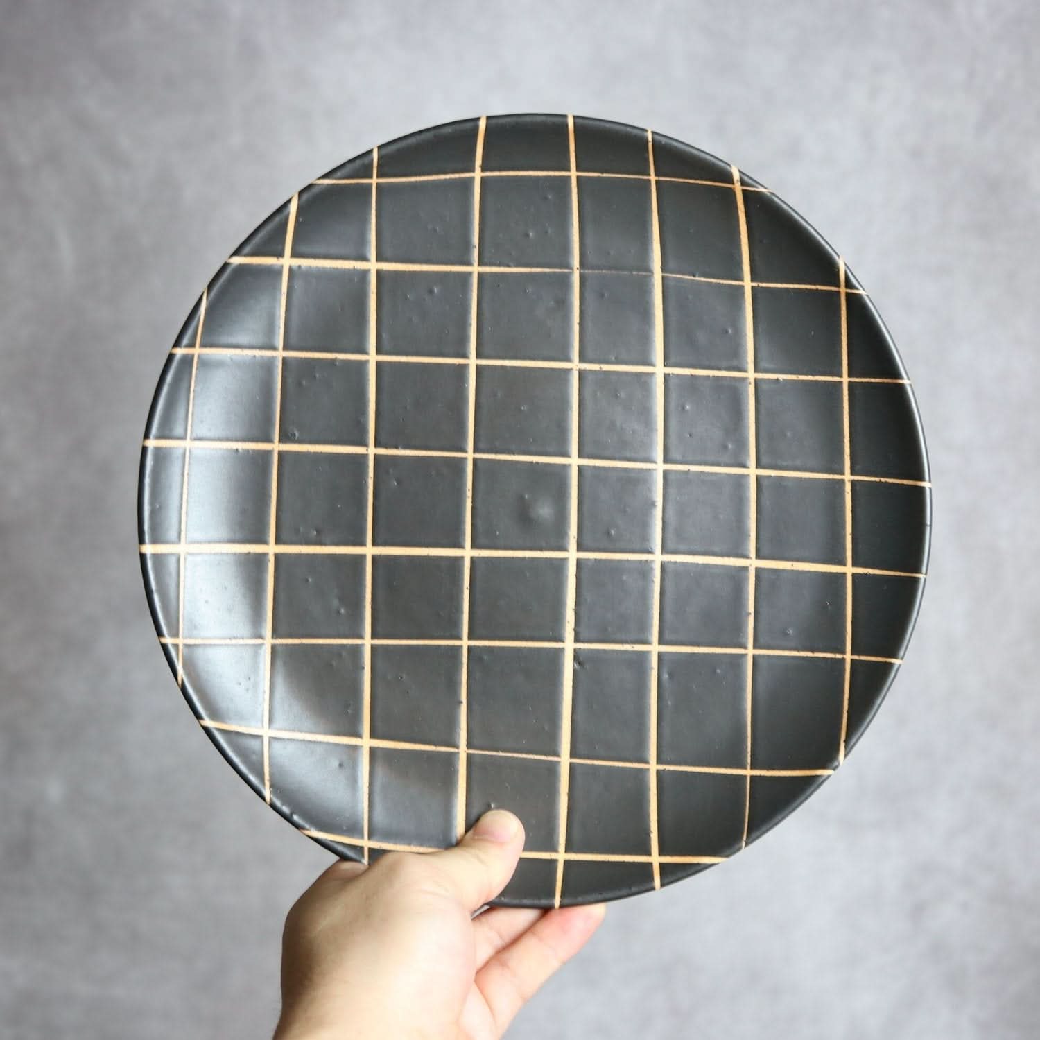 モノクロ皿 大 チェック柄 やちむん 陶器 陶factory509 やちむん 陶器.