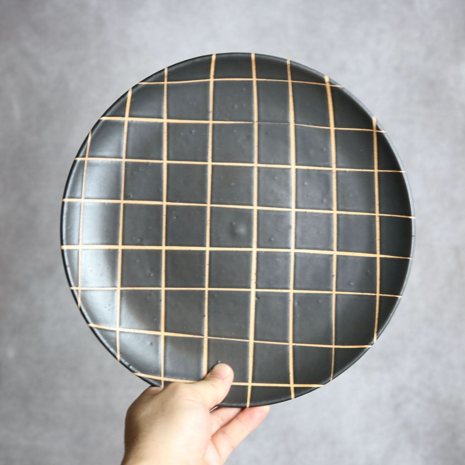 モノクロ皿 大 チェック柄 やちむん 陶器 陶factory509 やちむん 陶器.
