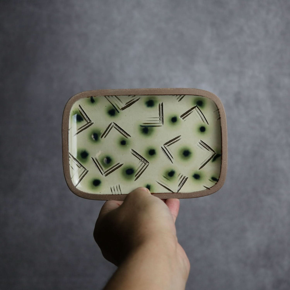 サンディー:オーグスヤーに呉須の点 長角皿(小) やちむん 陶器.