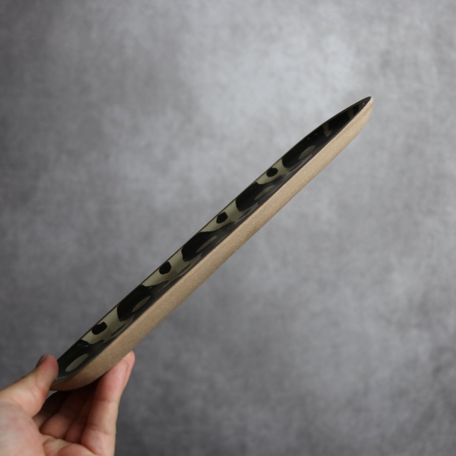 黒マル 長角皿(長)