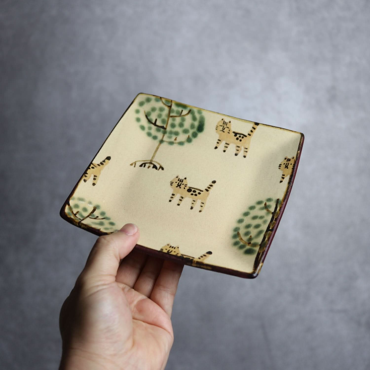 角皿 ヤマネコマングローブ やちむん 陶器 atelier qucchane やちむん 陶器.