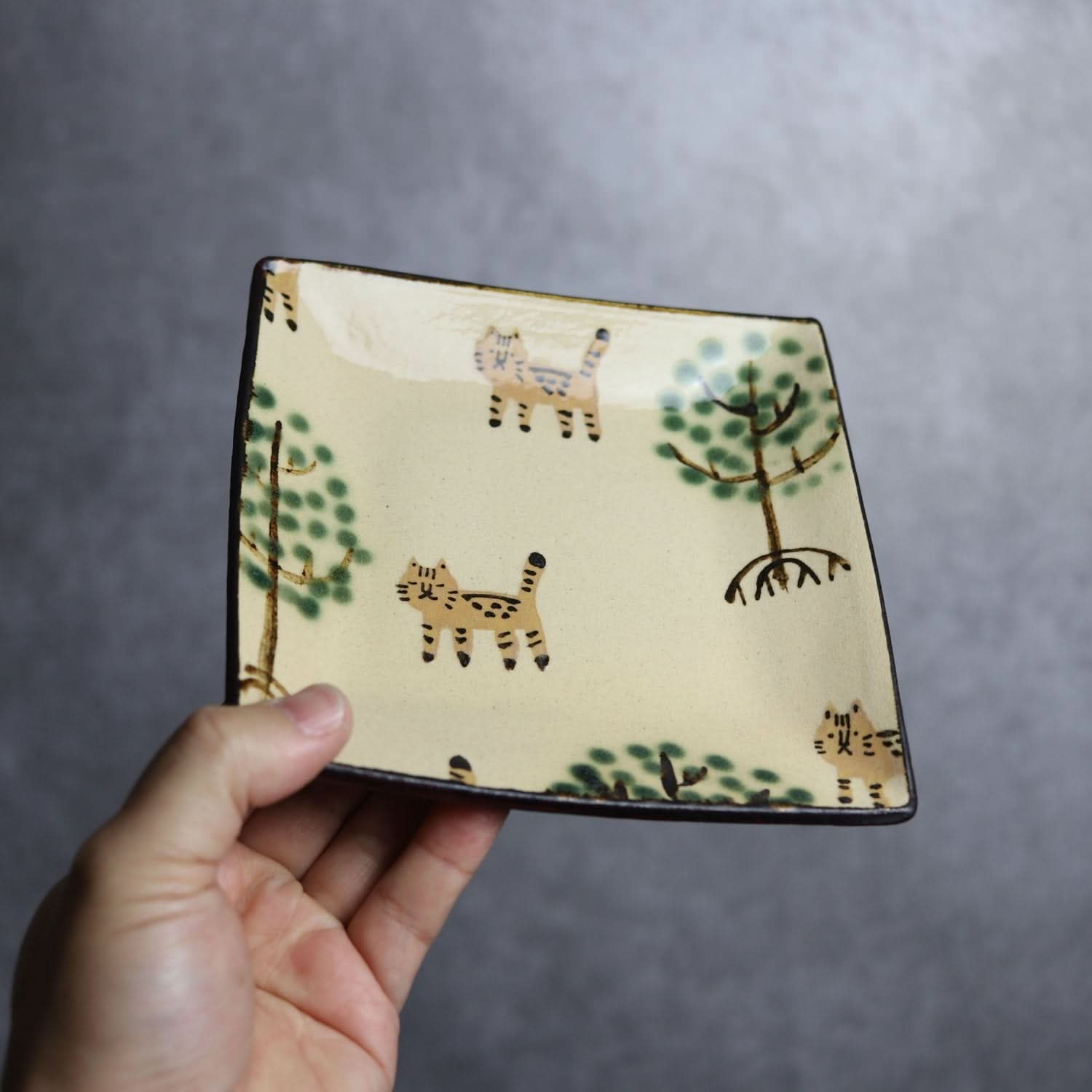 角皿 ヤマネコマングローブ やちむん 陶器 atelier qucchane やちむん 陶器.