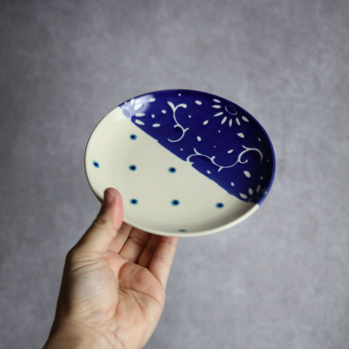 5寸皿 呉須釉 唐草 やちむん 陶器 高江洲陶磁器 やちむん 陶器.