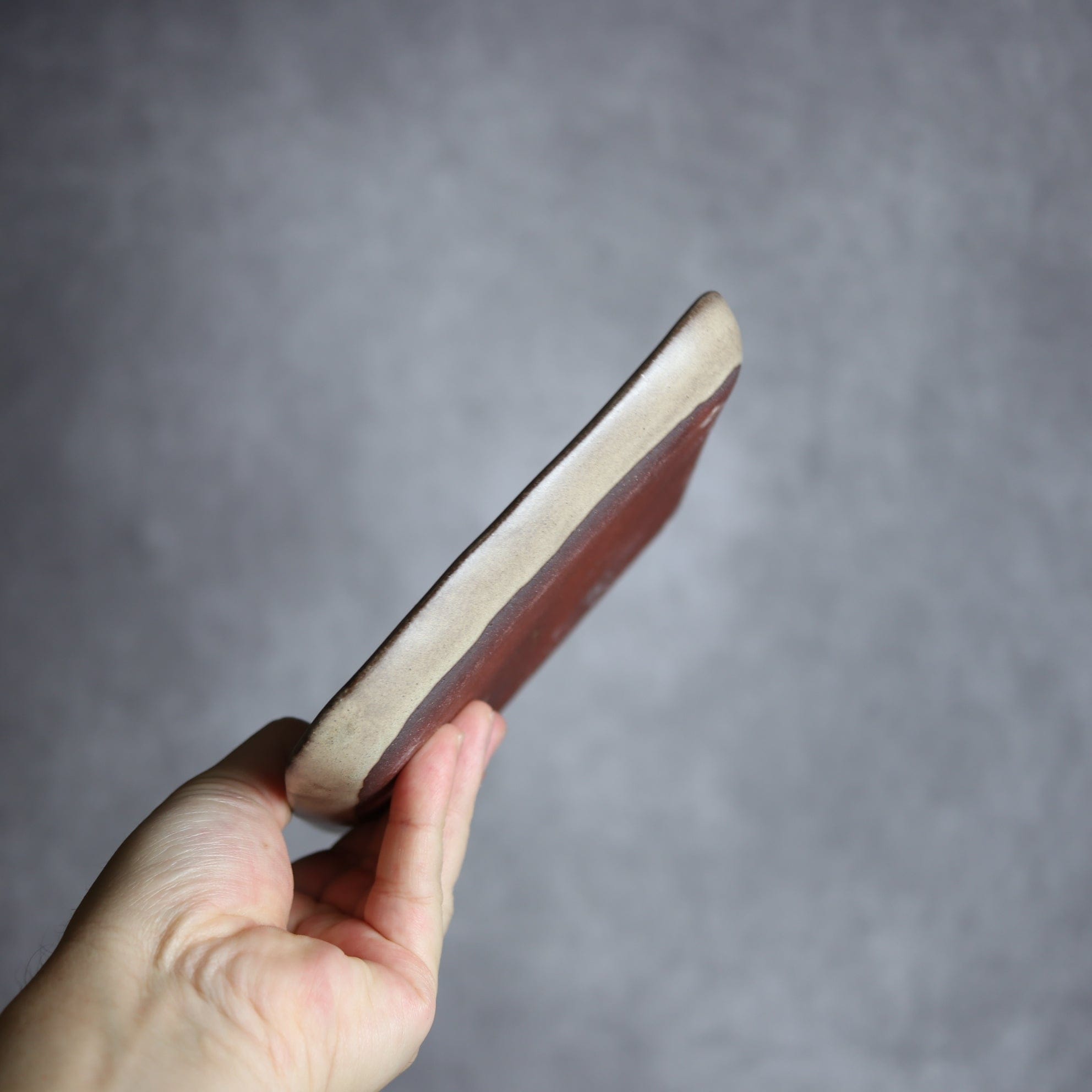 スクエアプレート1 サンドベージュ ヘリンボーン柄 やちむん 陶器 cerca やちむん 陶器.